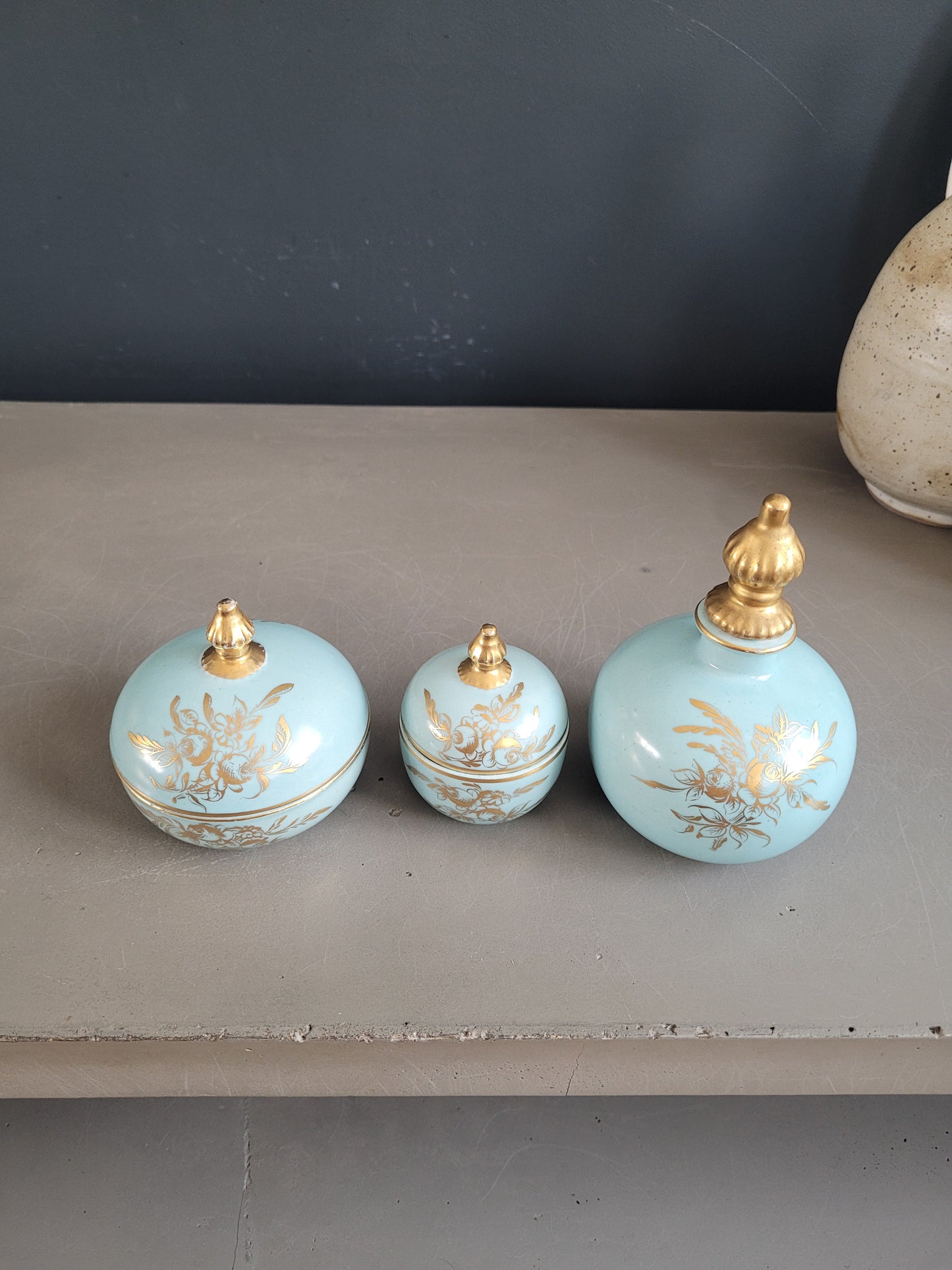 Ensemble de salle de bain en porcelaine ciel et or - Ref 413