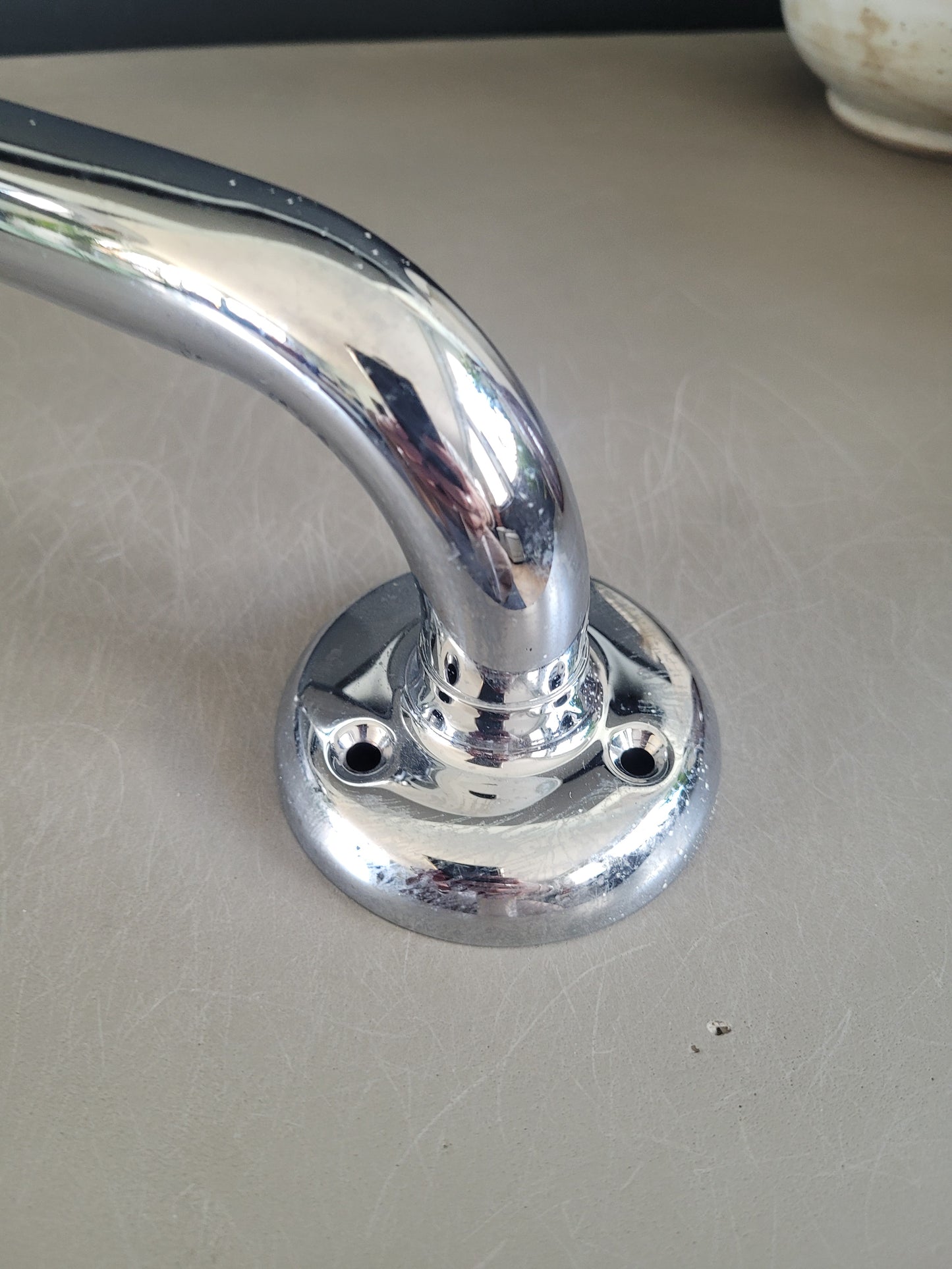 Poignée porte serviette murale chromée - Ref 141