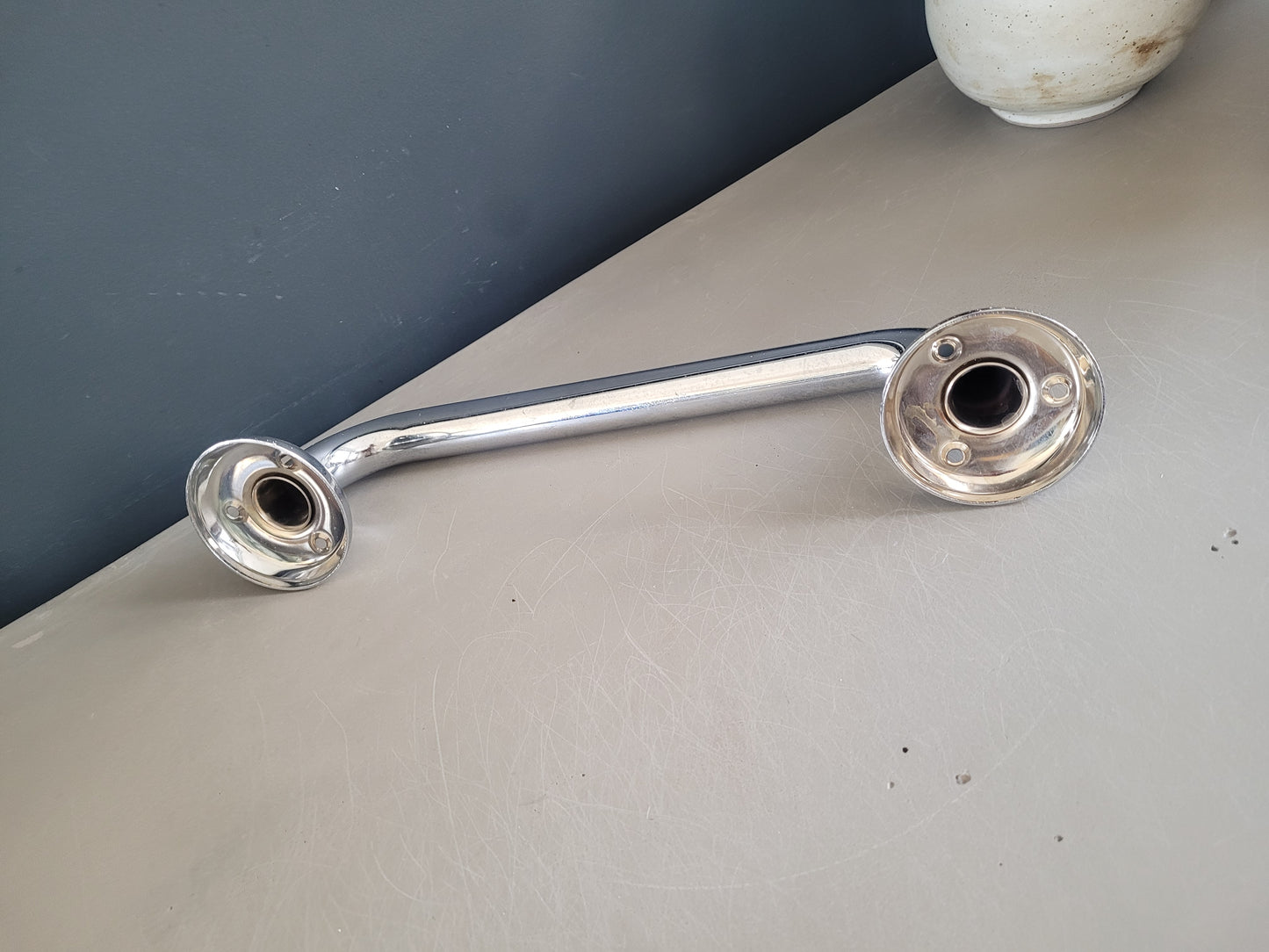 Poignée porte serviette murale chromée - Ref 141