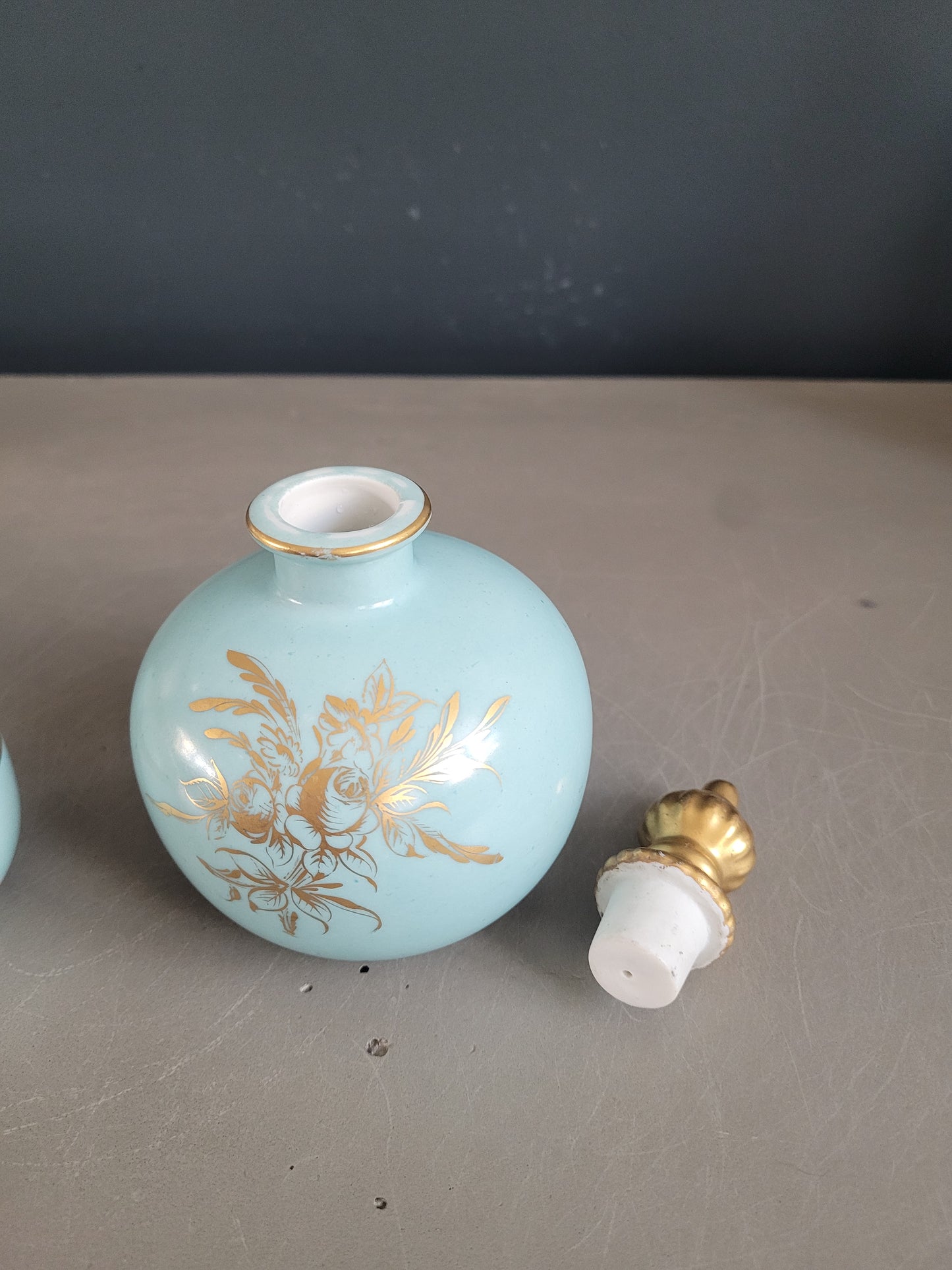 Ensemble de salle de bain en porcelaine ciel et or - Ref 413