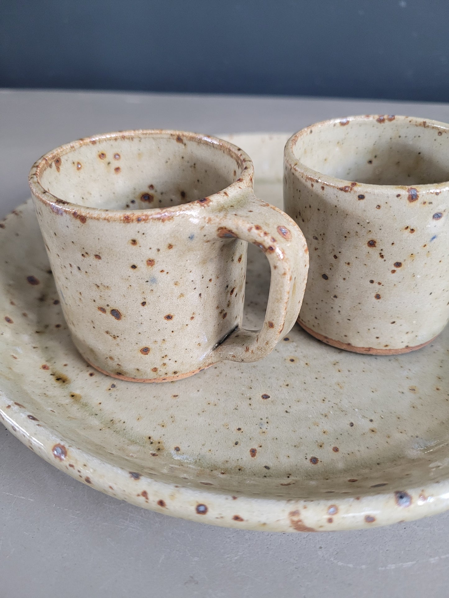 Ensemble tasses + assiette en Grès Migeon La Borne - Ref 409