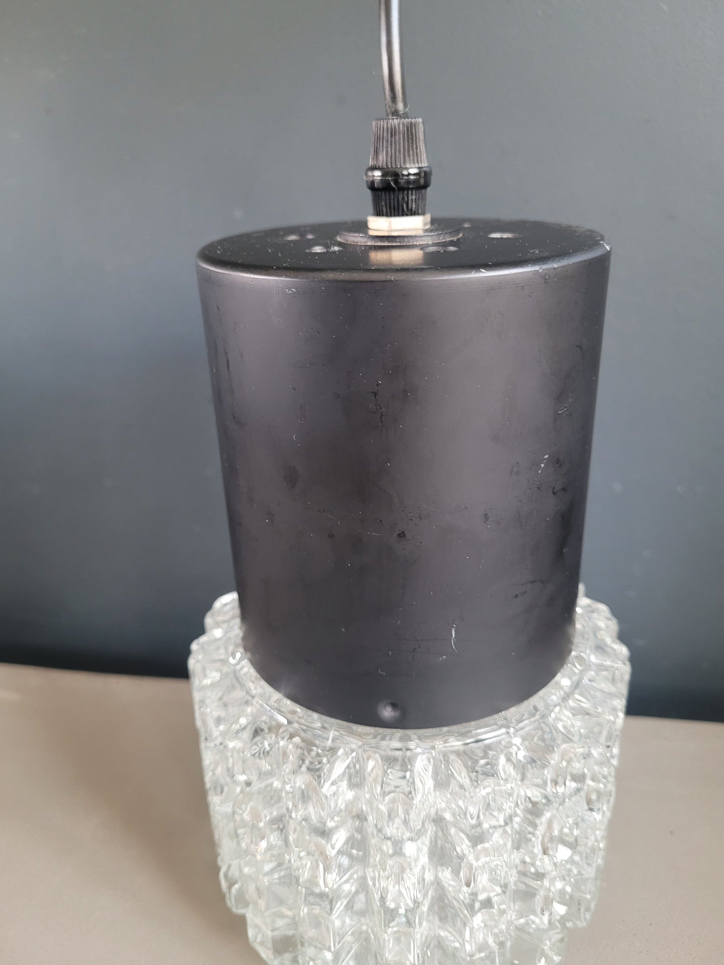 Suspension vintage globe en verre moulé- Ref 305