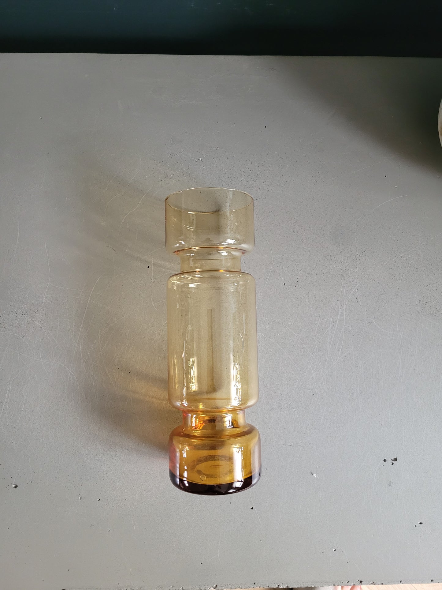 Vase cylindre en verre teinté ambré - Ref 381