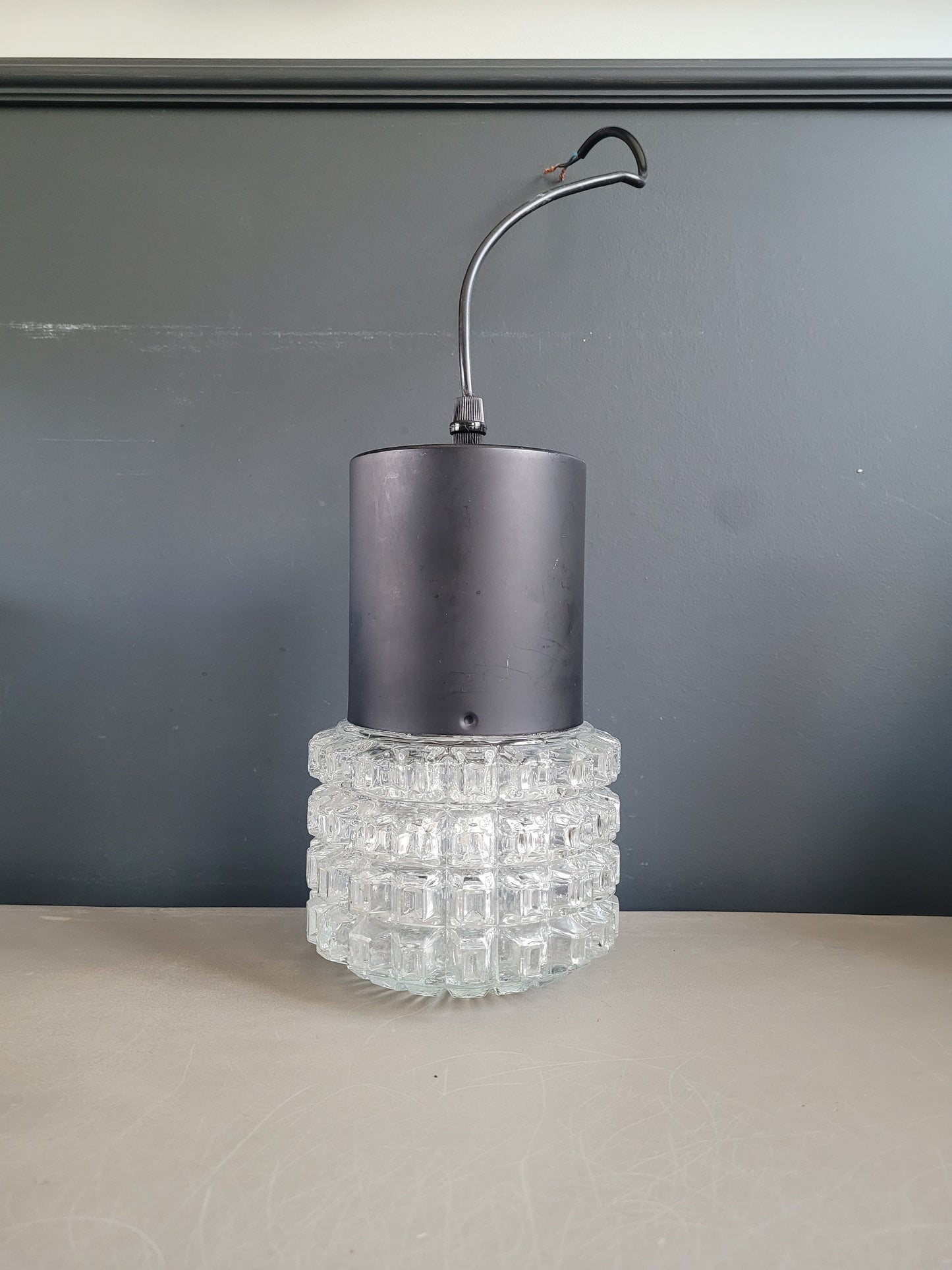 Suspension vintage globe en verre moulé- Ref 305