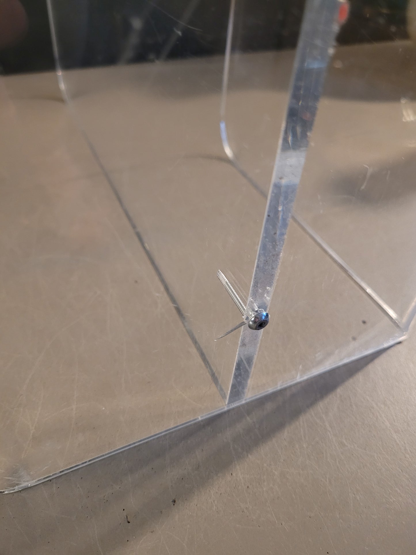 Porte-revues en plexiglass des années 70 - Ref 625