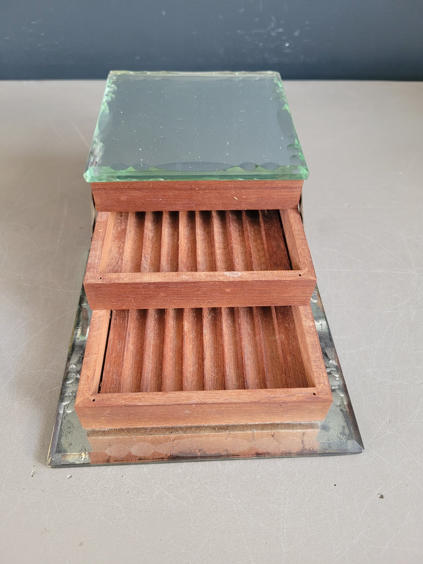 Boîte à cigarettes vintage en bois et miroirs- Ref 638