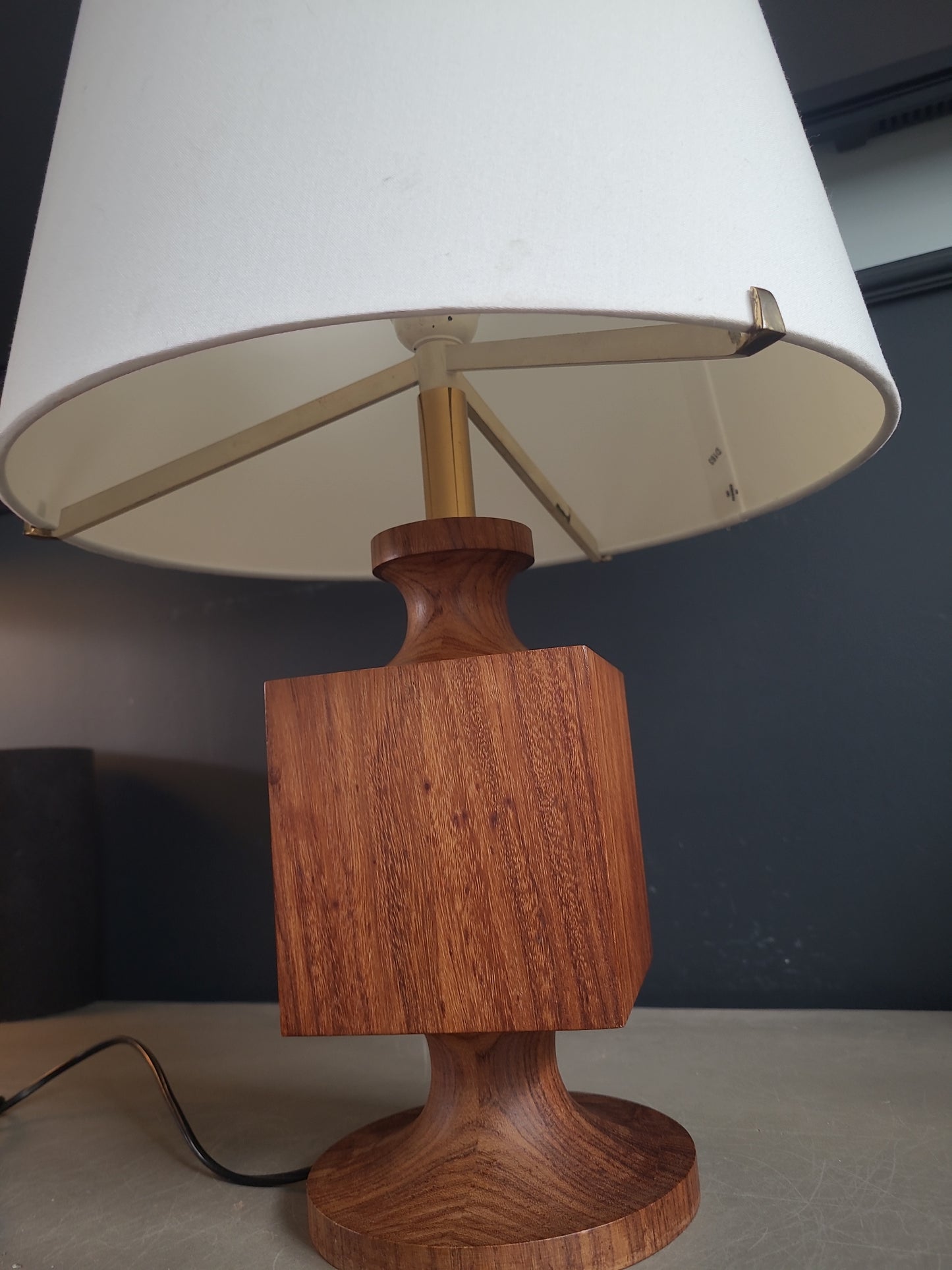 Lampe à poser en teck - Ref 618