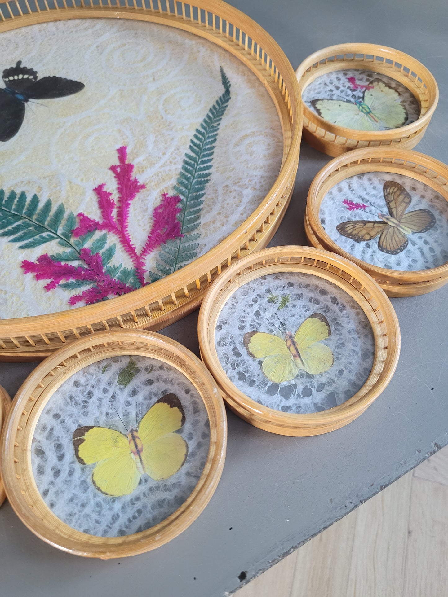 Plateau et 6 sous-verres papillons vintages en bambou - Ref 465