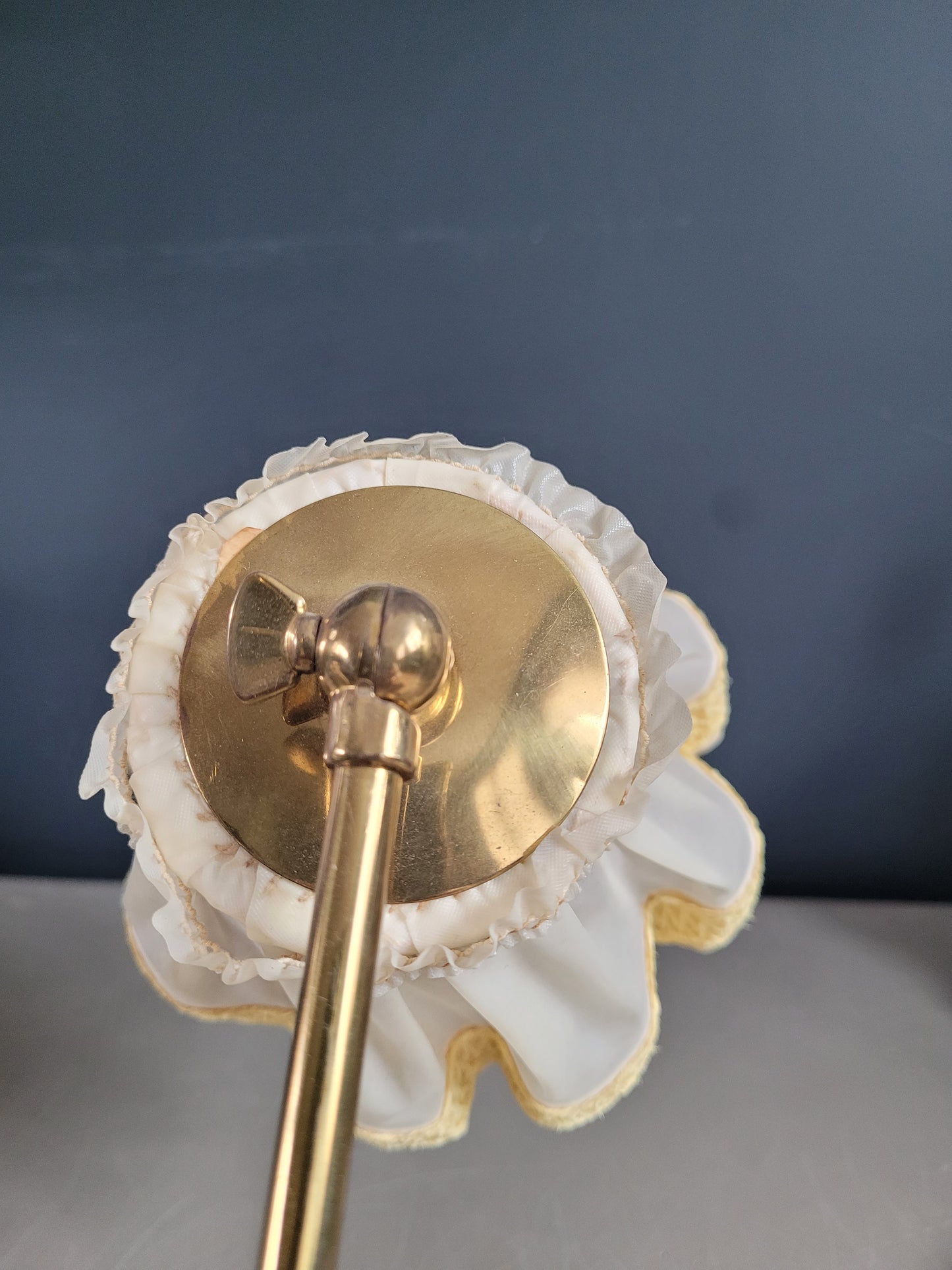 Lampe à poser avec interrupteur sur la base - Ref 283