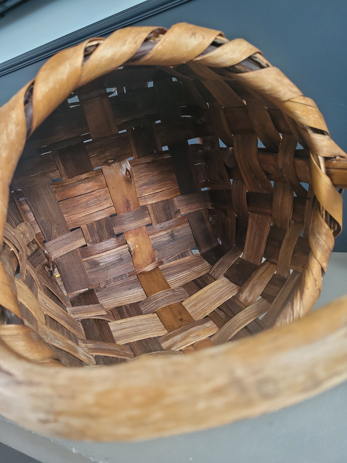 Panier en bois courbé et lamelles de bois - Ref 462