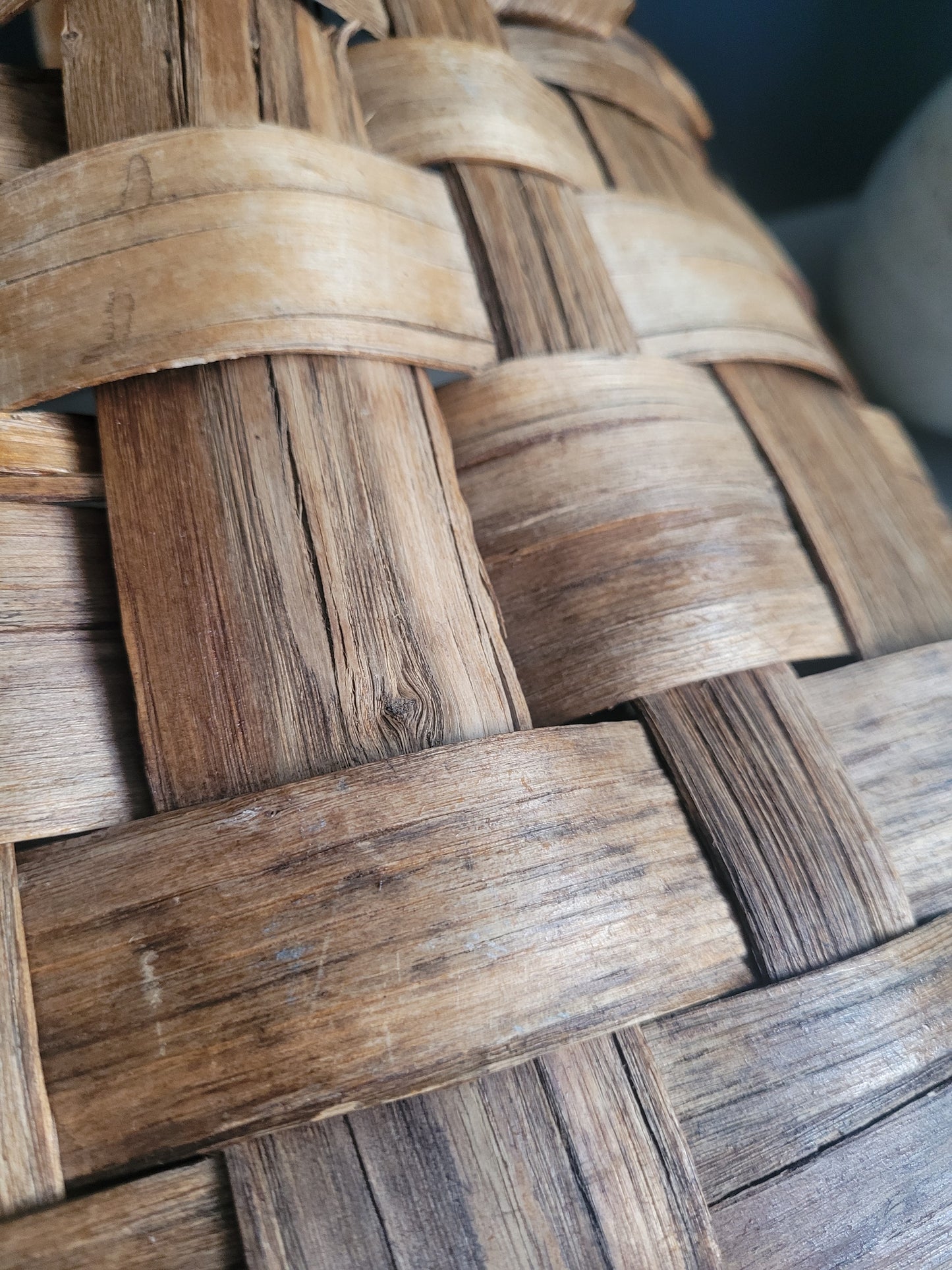 Panier en bois courbé et lamelles de bois - Ref 462