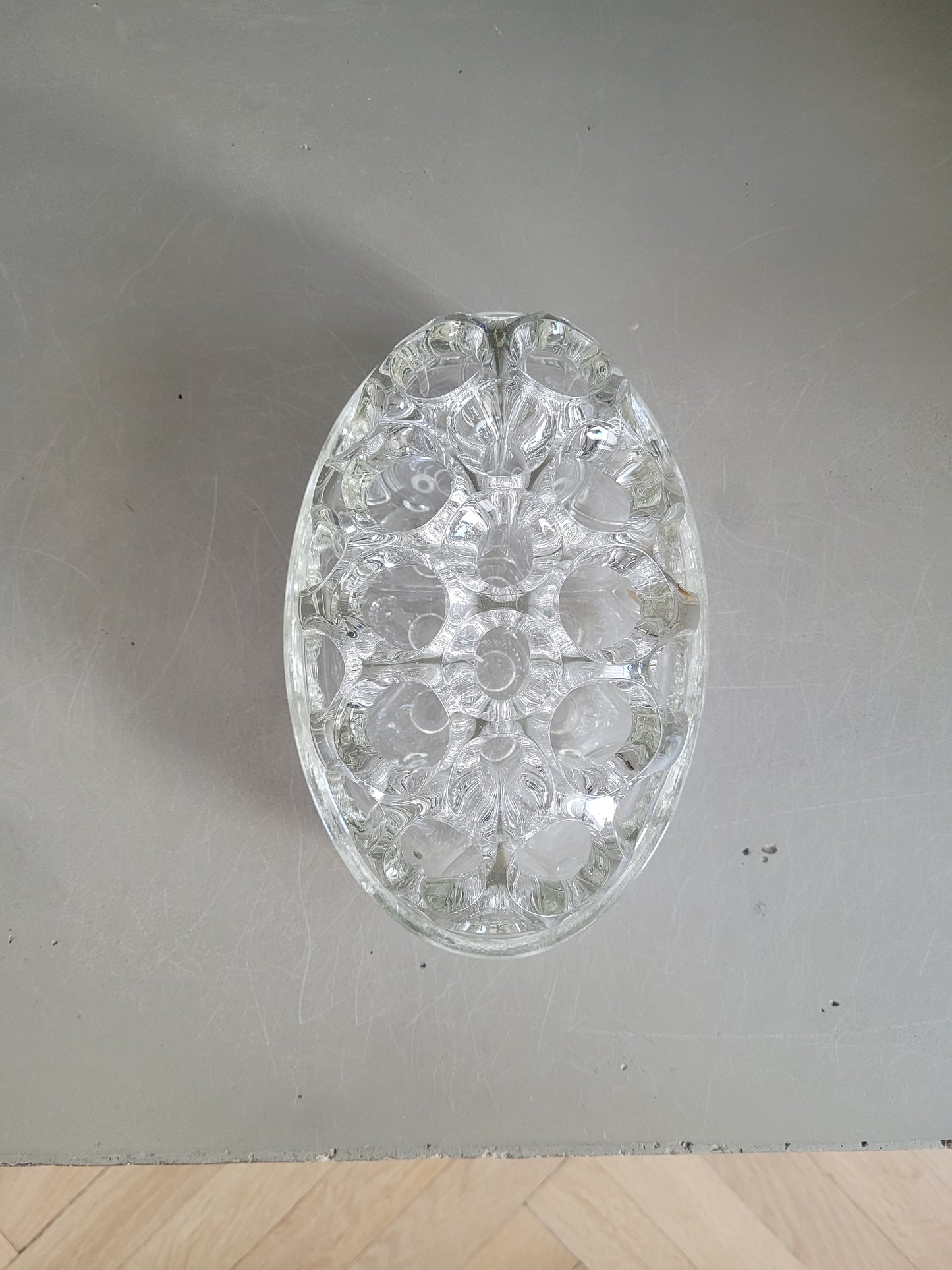 Pique-fleurs en verre moulé grand modèle- Ref 597