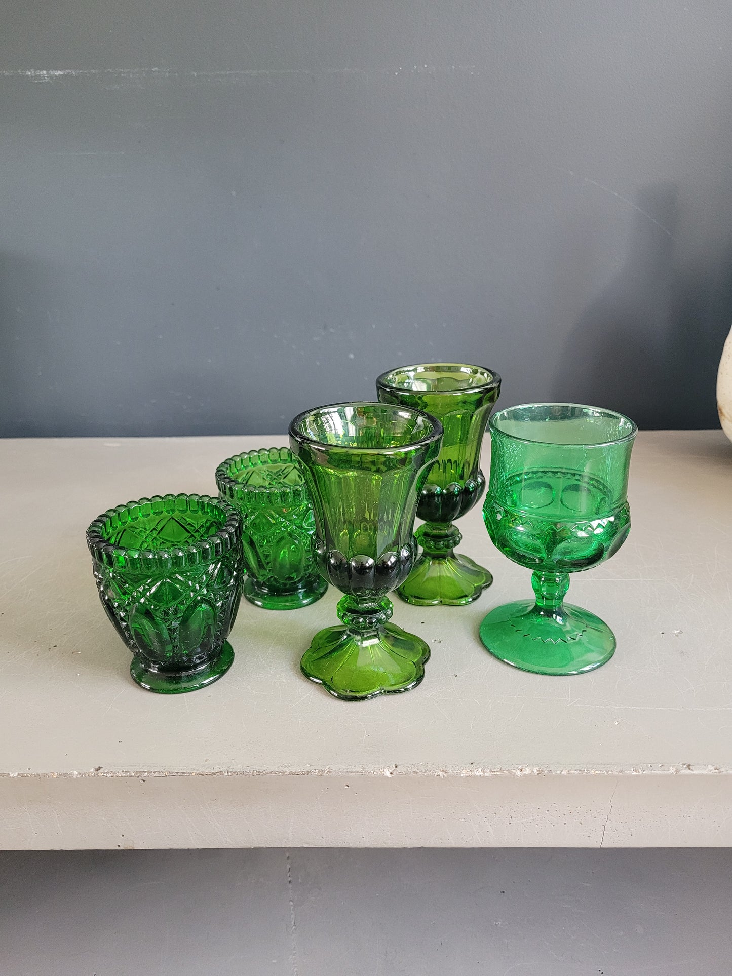 Ensemble de 6 verres en verre moulé vert - Ref 512