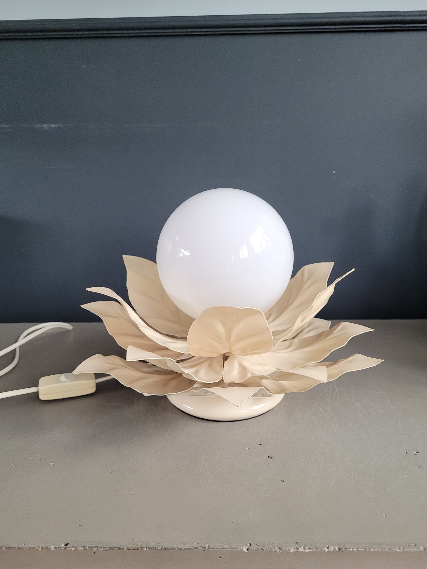 Lampe à poser fleur globe opaline - Ref 228
