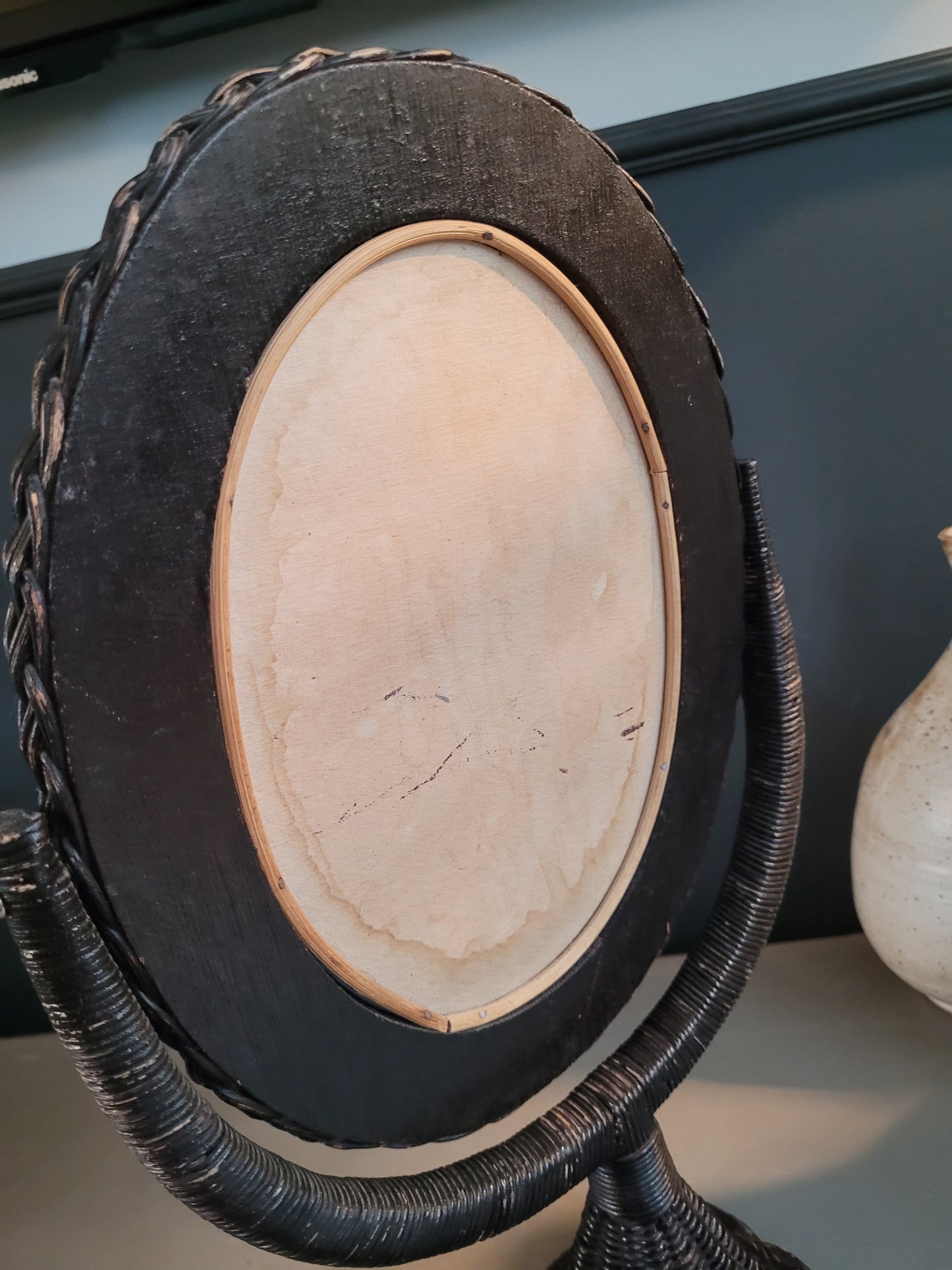 Miroir à poser pivotant en osier noir - Ref 986