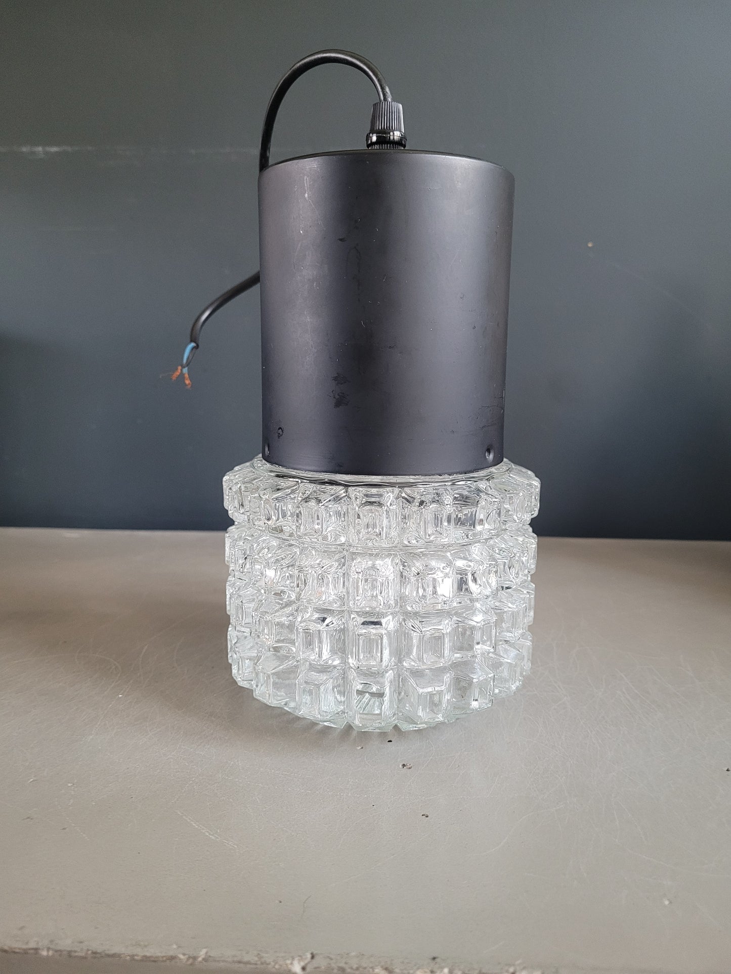 Suspension vintage globe en verre moulé- Ref 305