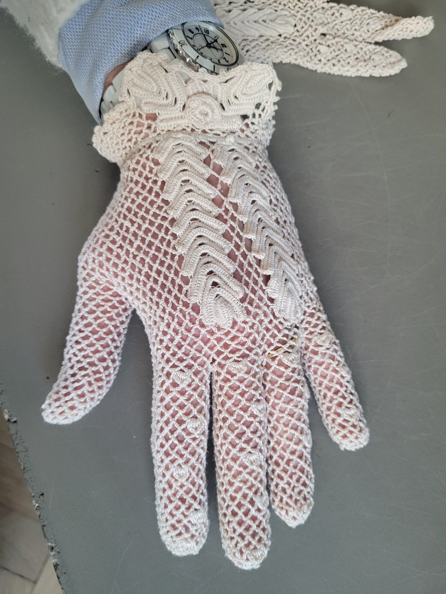 Paire de gants en dentelle crème- Ref 777