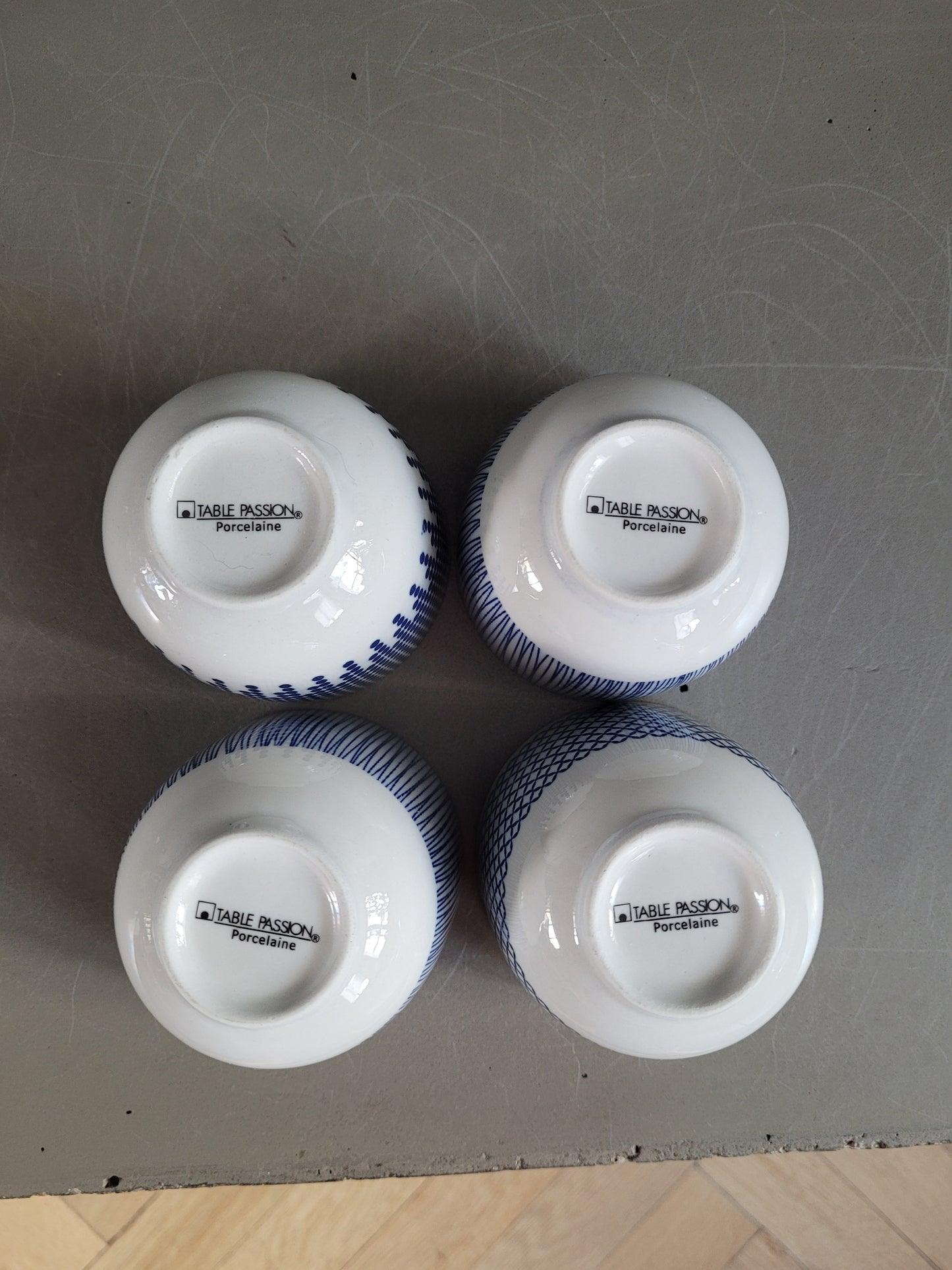 4 tasses à café en porcelaine- Ref 511