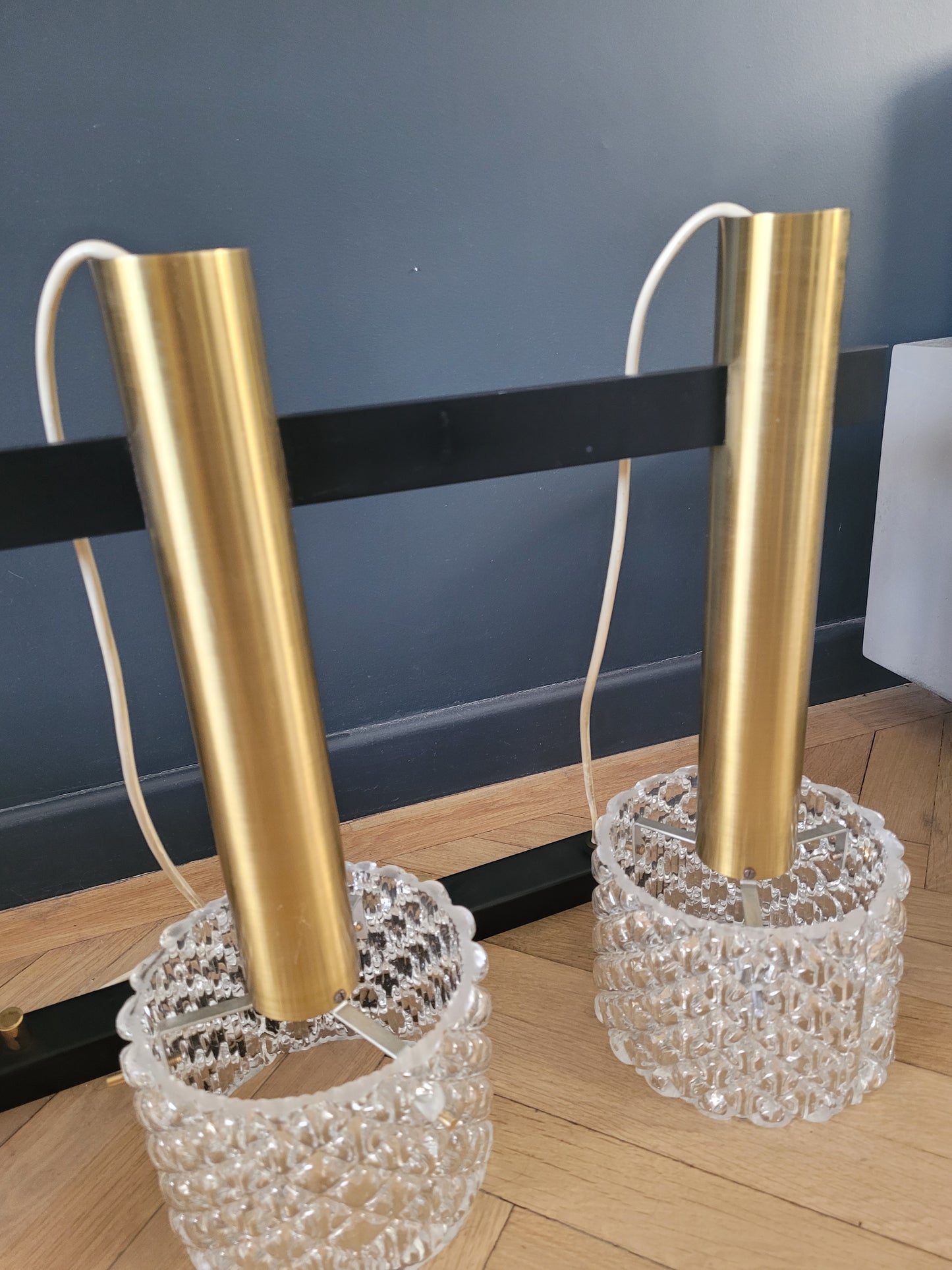 Lustre 3 feux suspension cascade vintage en verre moulé et laiton - Ref 307