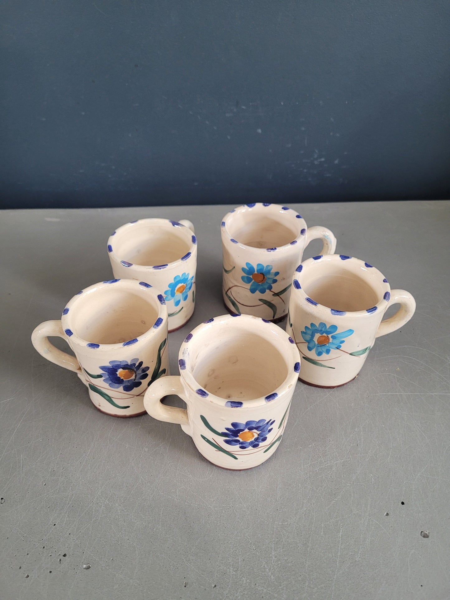 5 tasses en céramique émaillée - Ref 524