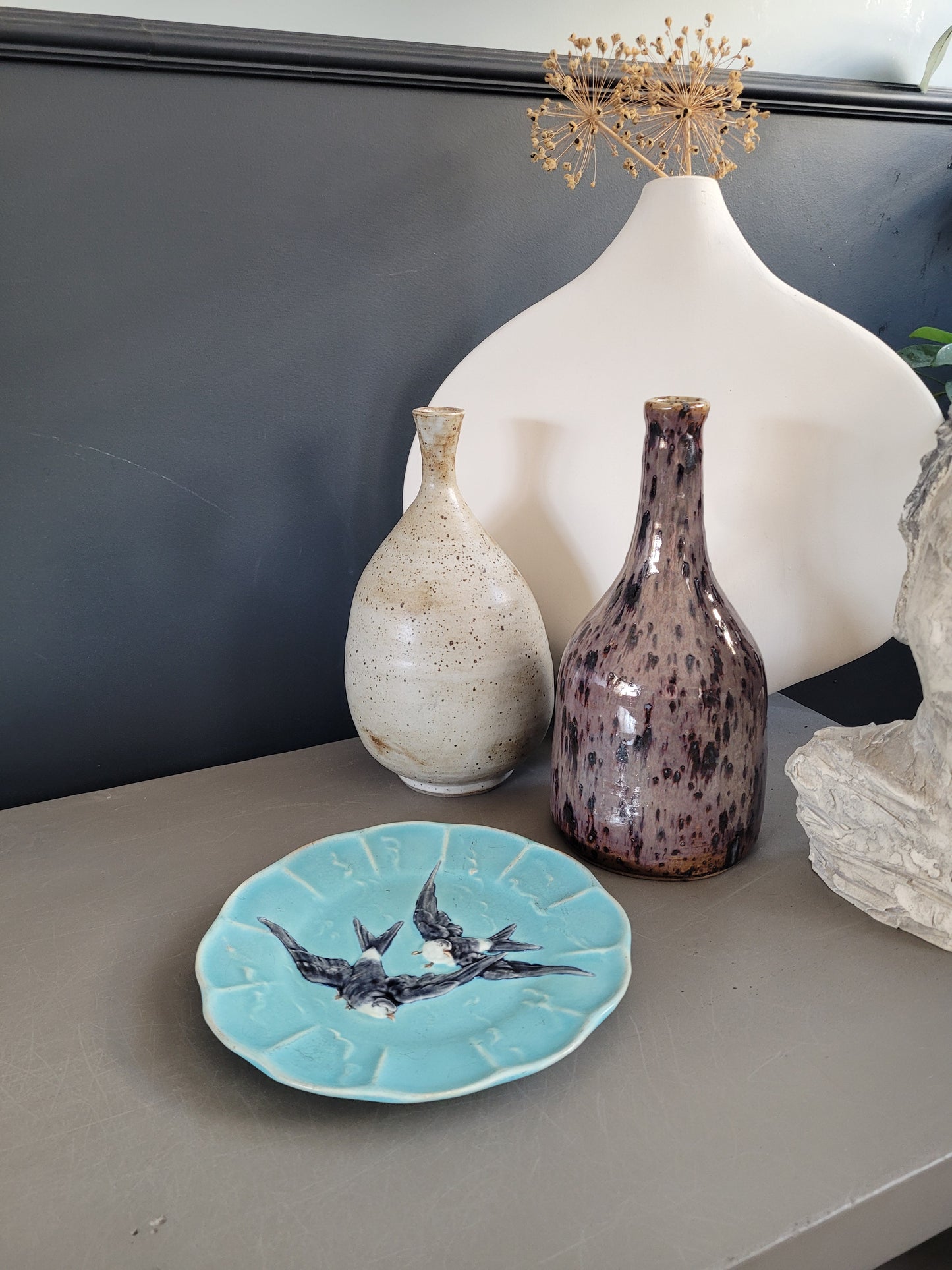 Assiette Sarreguemines en barbotine hirondelles - Ref 876