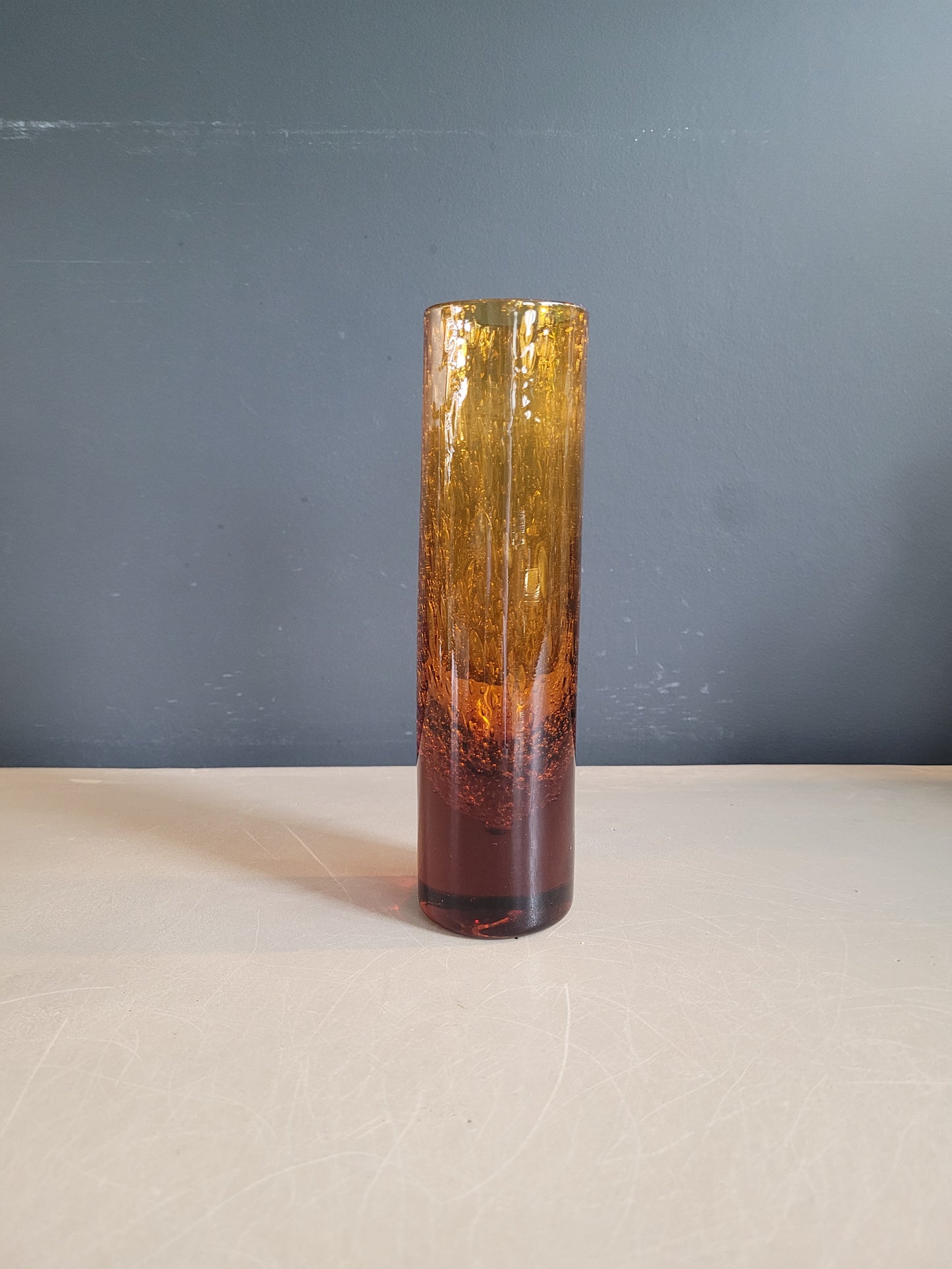 Vase en verre bullé ambré - Ref 540