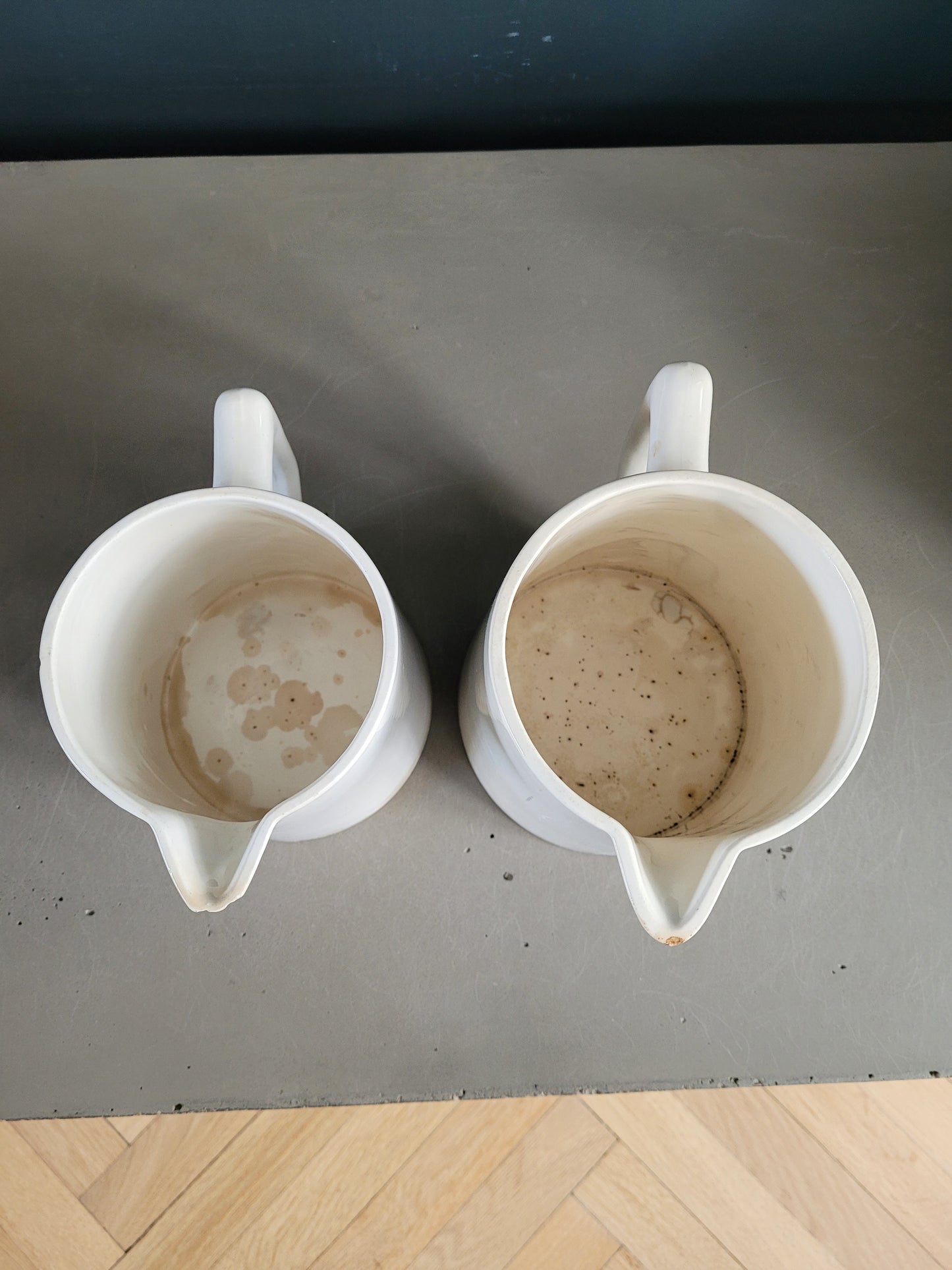 Paire de pichets en porcelaine de Digoin - Ref 327