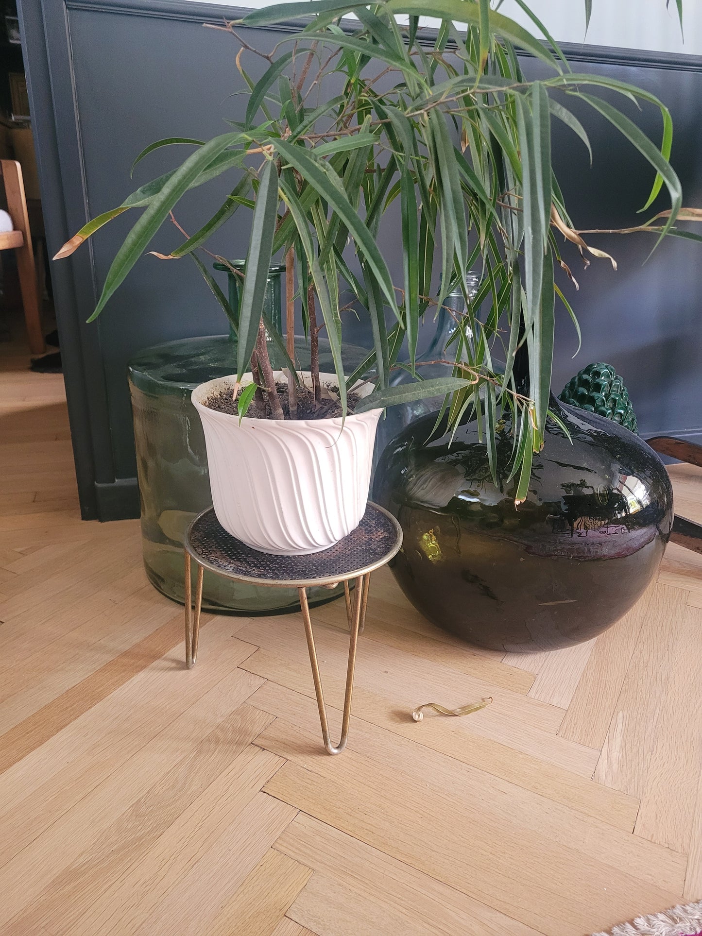 Porte-plante en métal perforé Ref 844