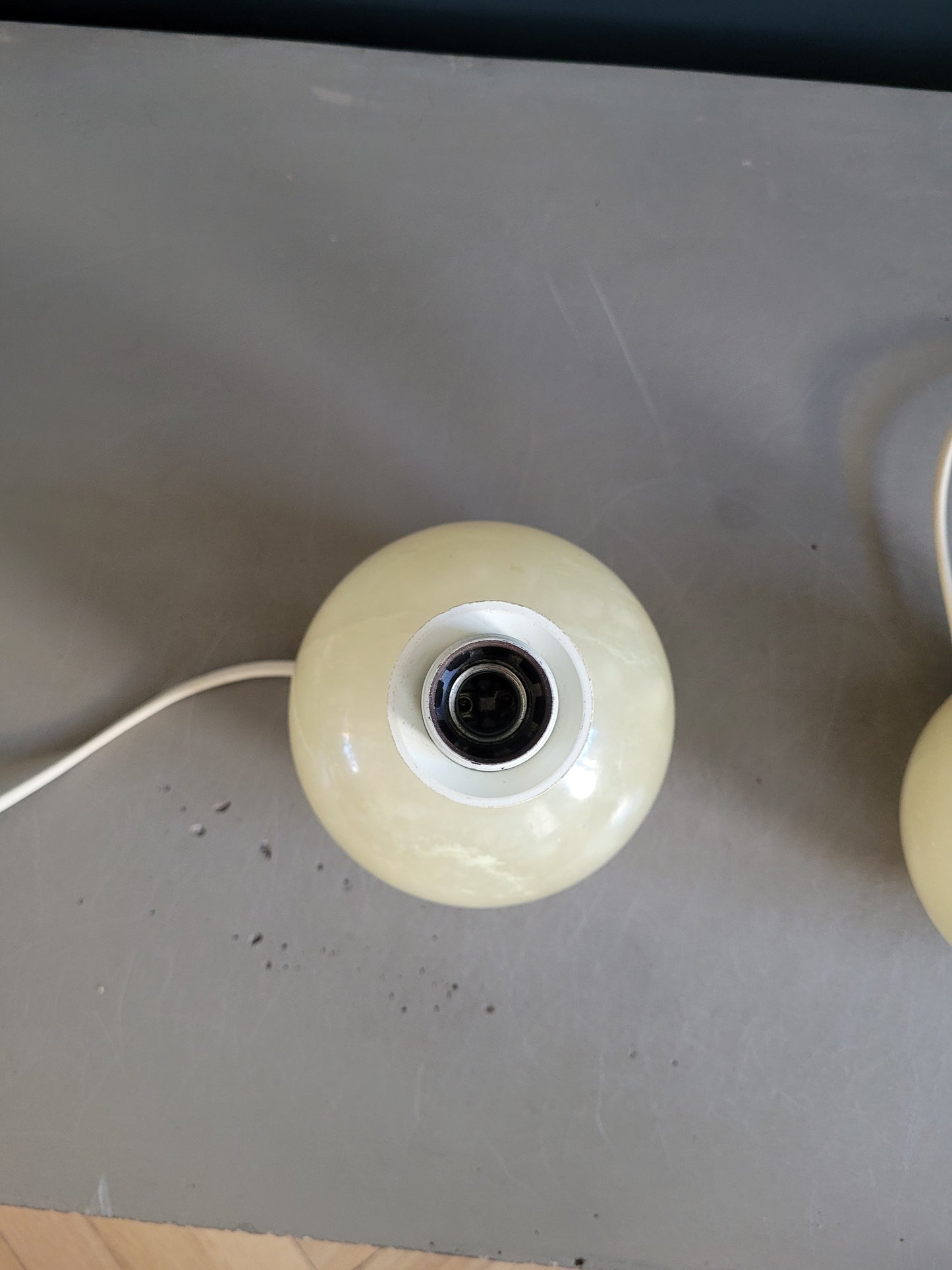 Paire de pieds de lampes boules en albâtre- Ref 639