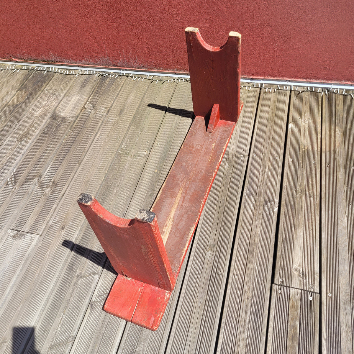 Banc ancien en bois peint en rouge - Ref 1261