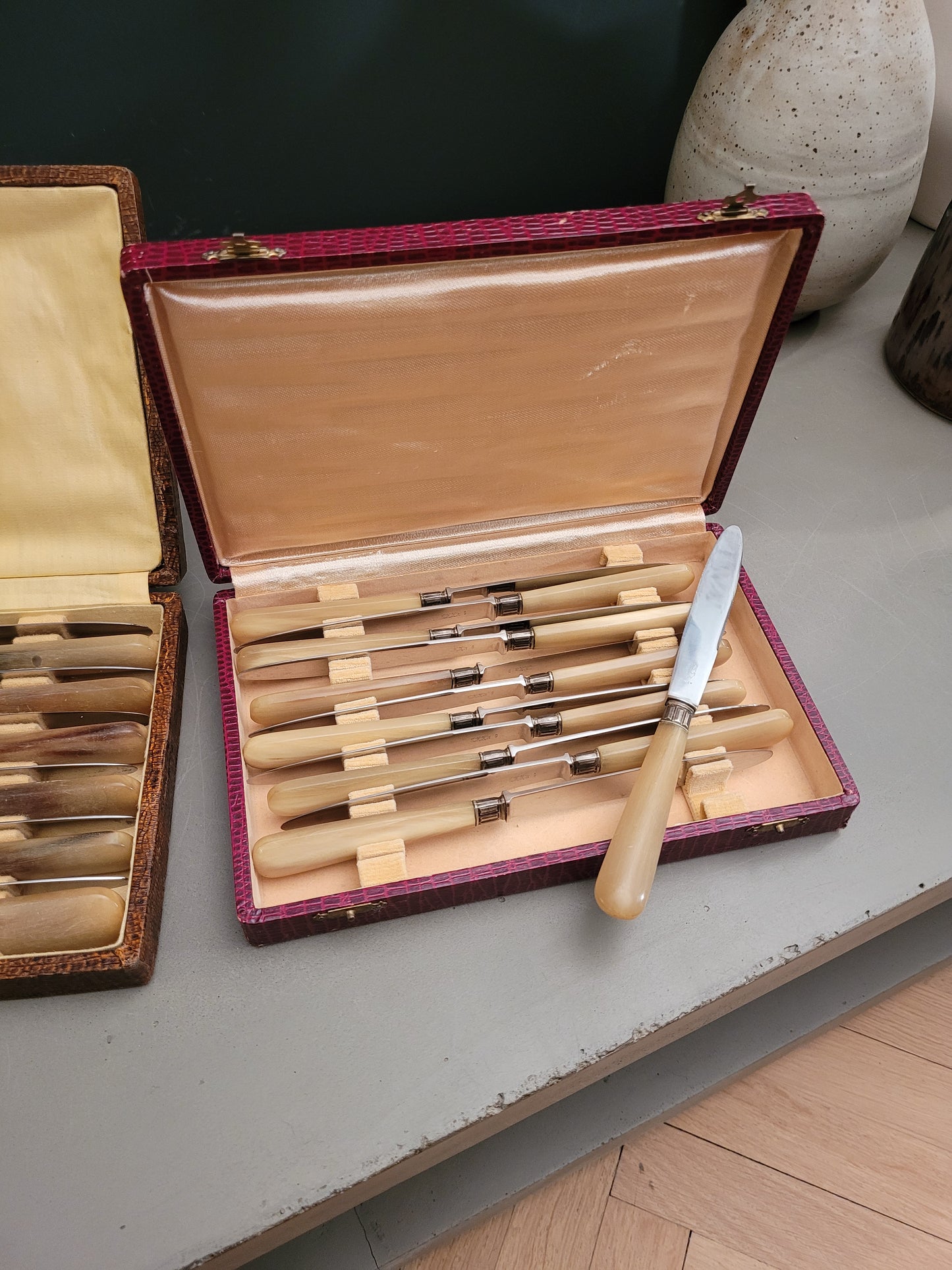 2 ménagères de 12 couteaux en corne et Inox - Ref 724