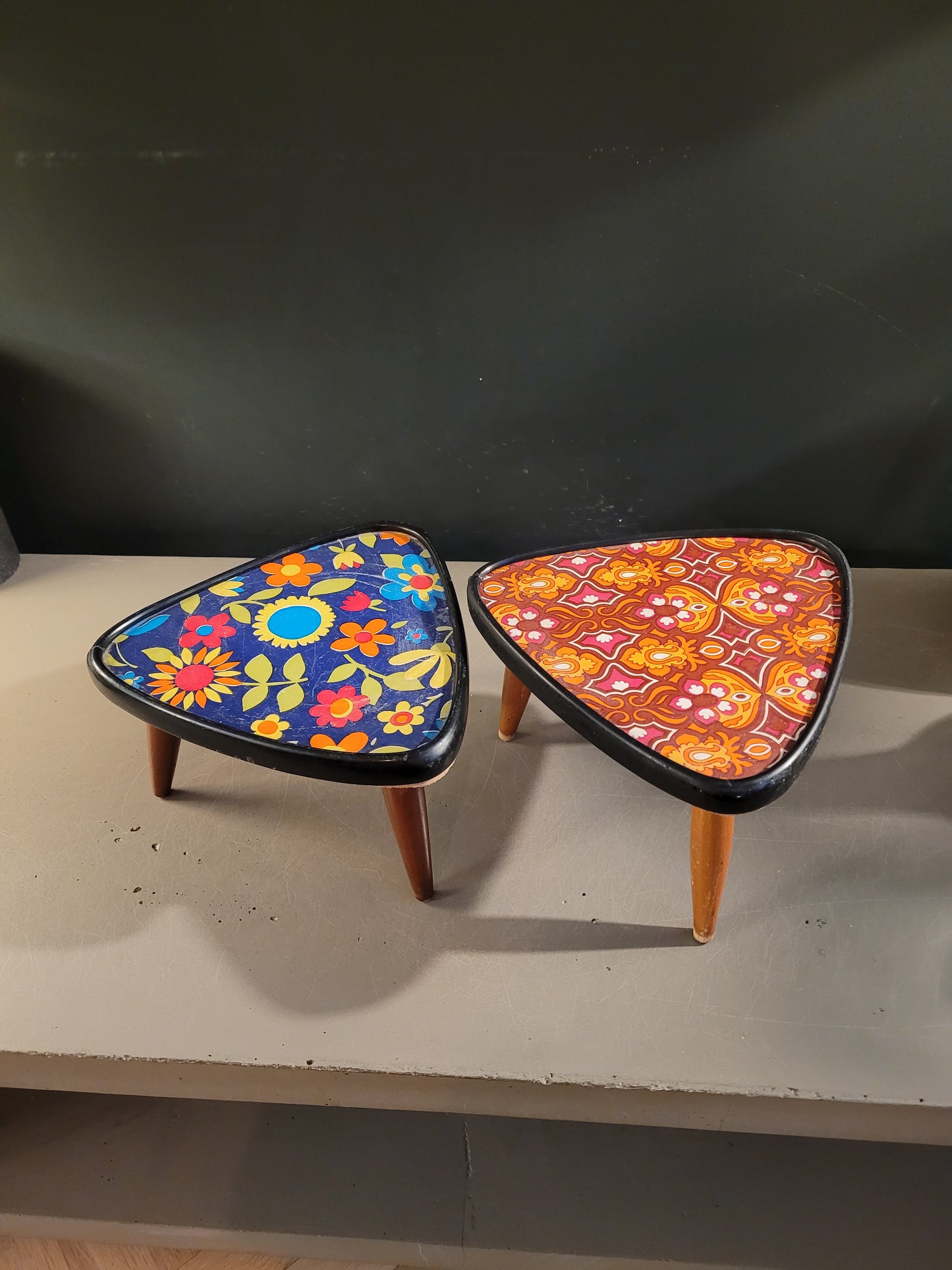 Paire de porte-plantes vintages à motifs - Ref 574