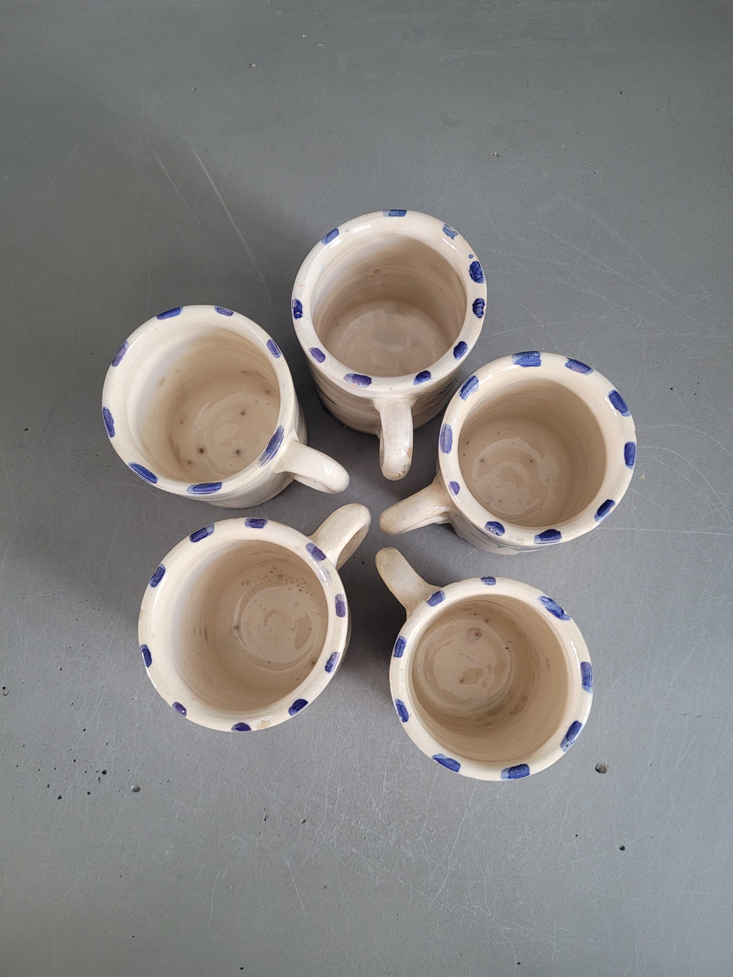 5 tasses en céramique émaillée - Ref 524
