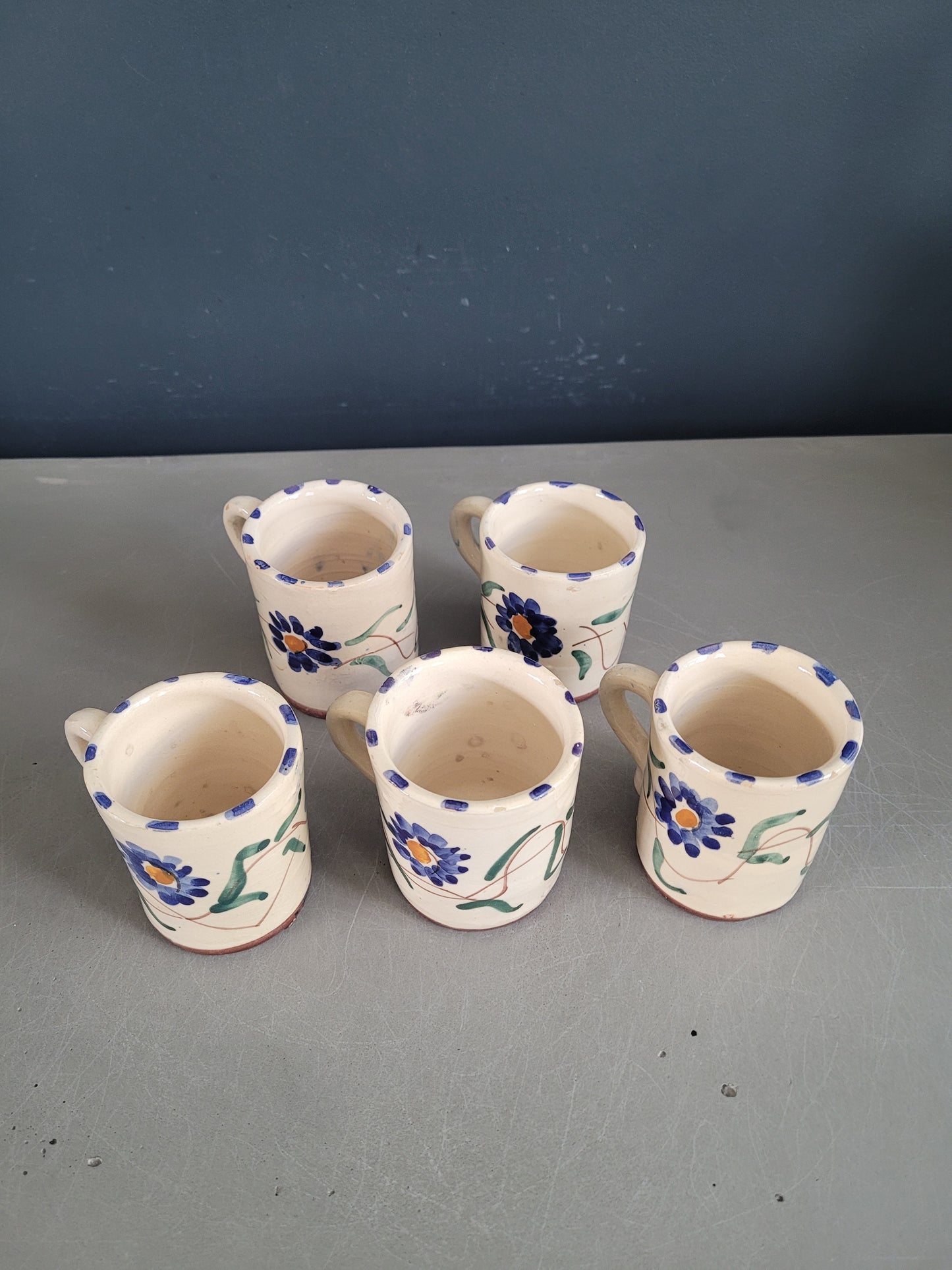 5 tasses en céramique émaillée - Ref 524