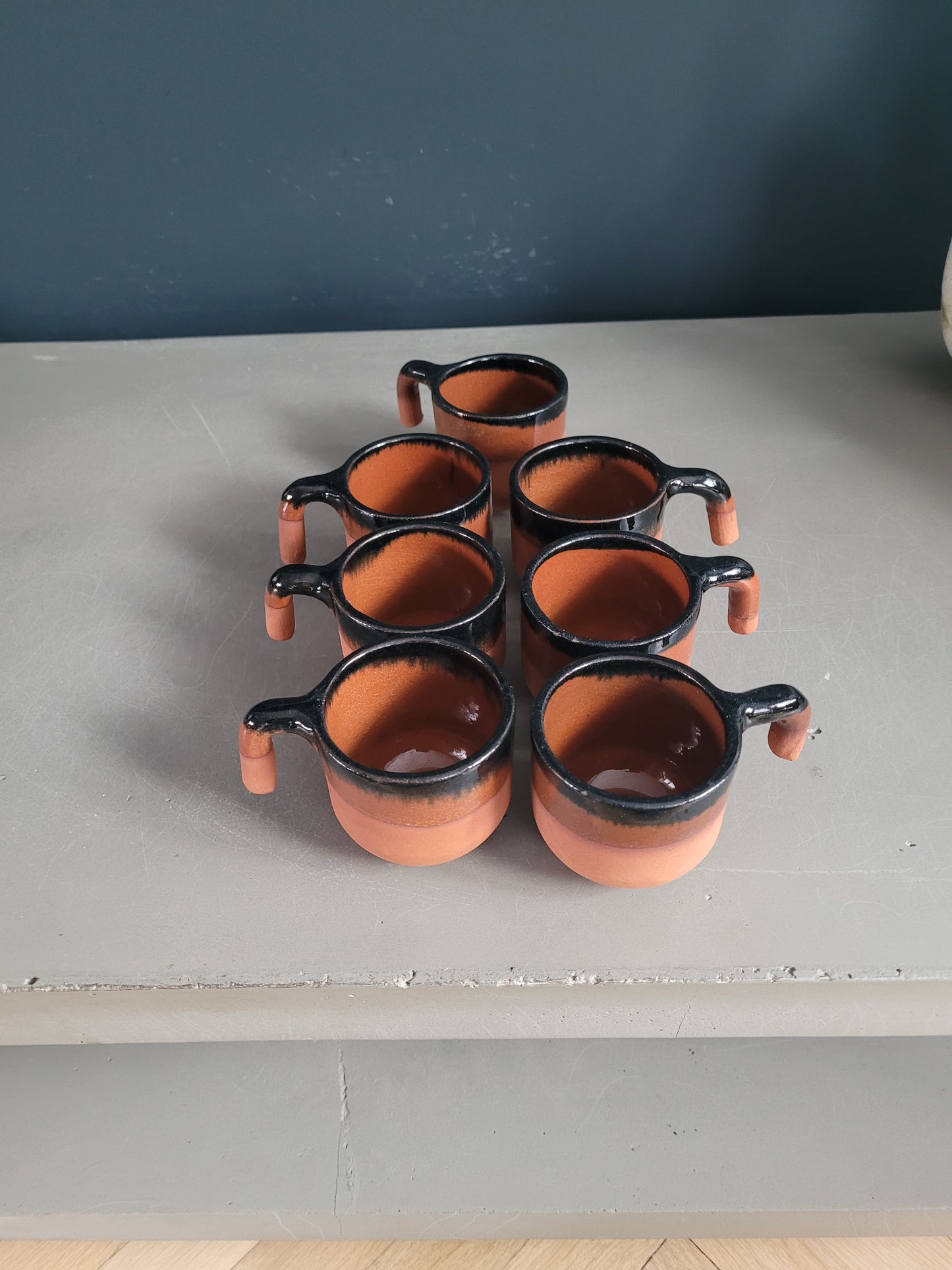 Lot de 7 tasses à café en terre cuite émaillée- Ref 520