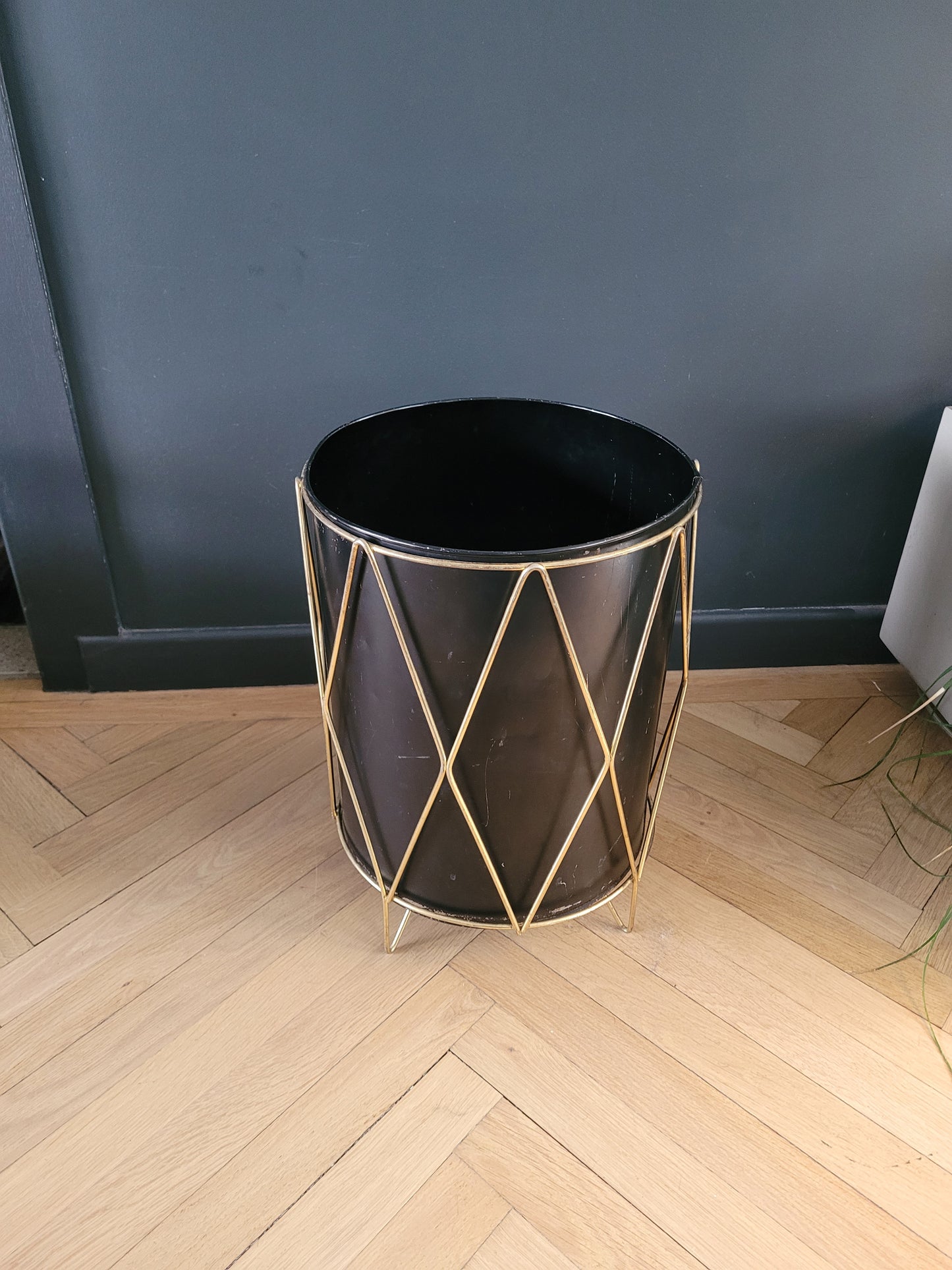 Corbeille à papier en tôle laquée et laiton - Ref 772