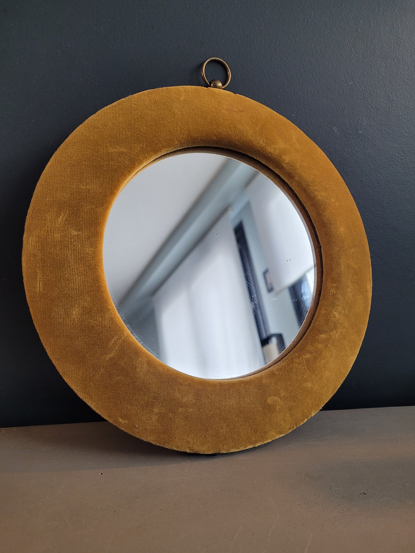 Miroir vintage avec cadre en velours moutarde - Ref 112