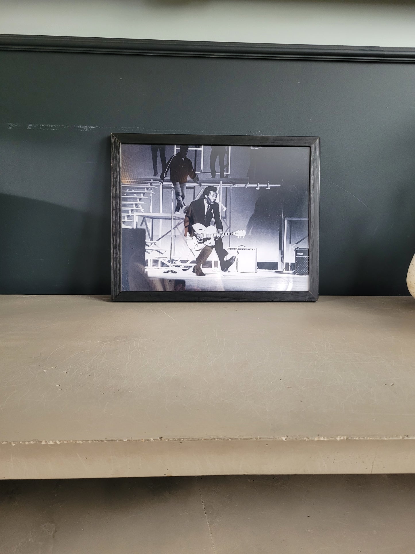 Tirage photo argentique de Chuck Berry au T.A.M.i show en 1964 - Ref 622