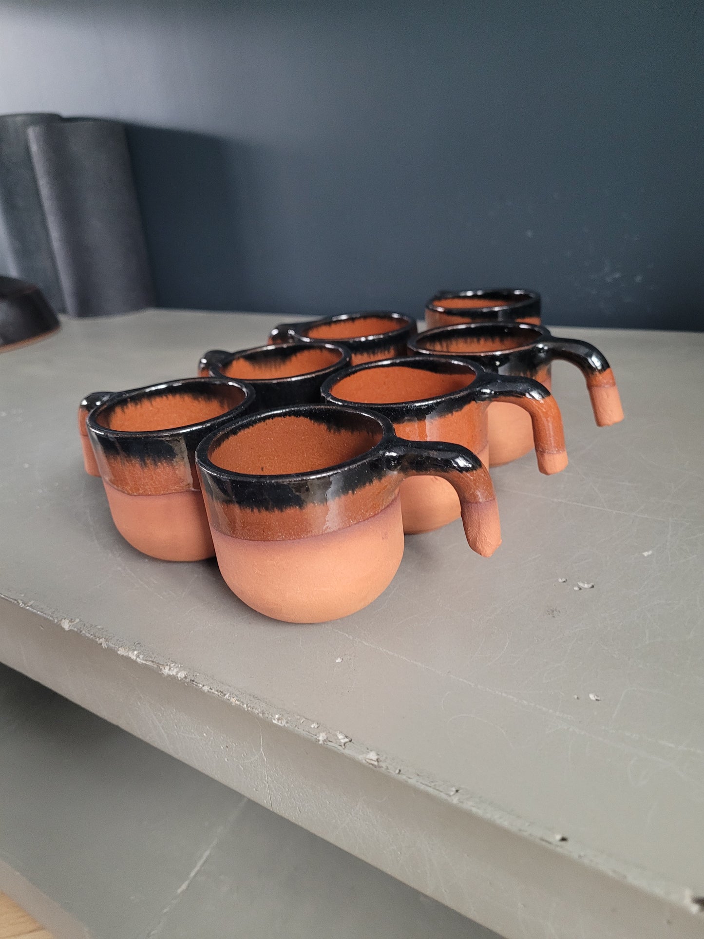 Lot de 7 tasses à café en terre cuite émaillée- Ref 520