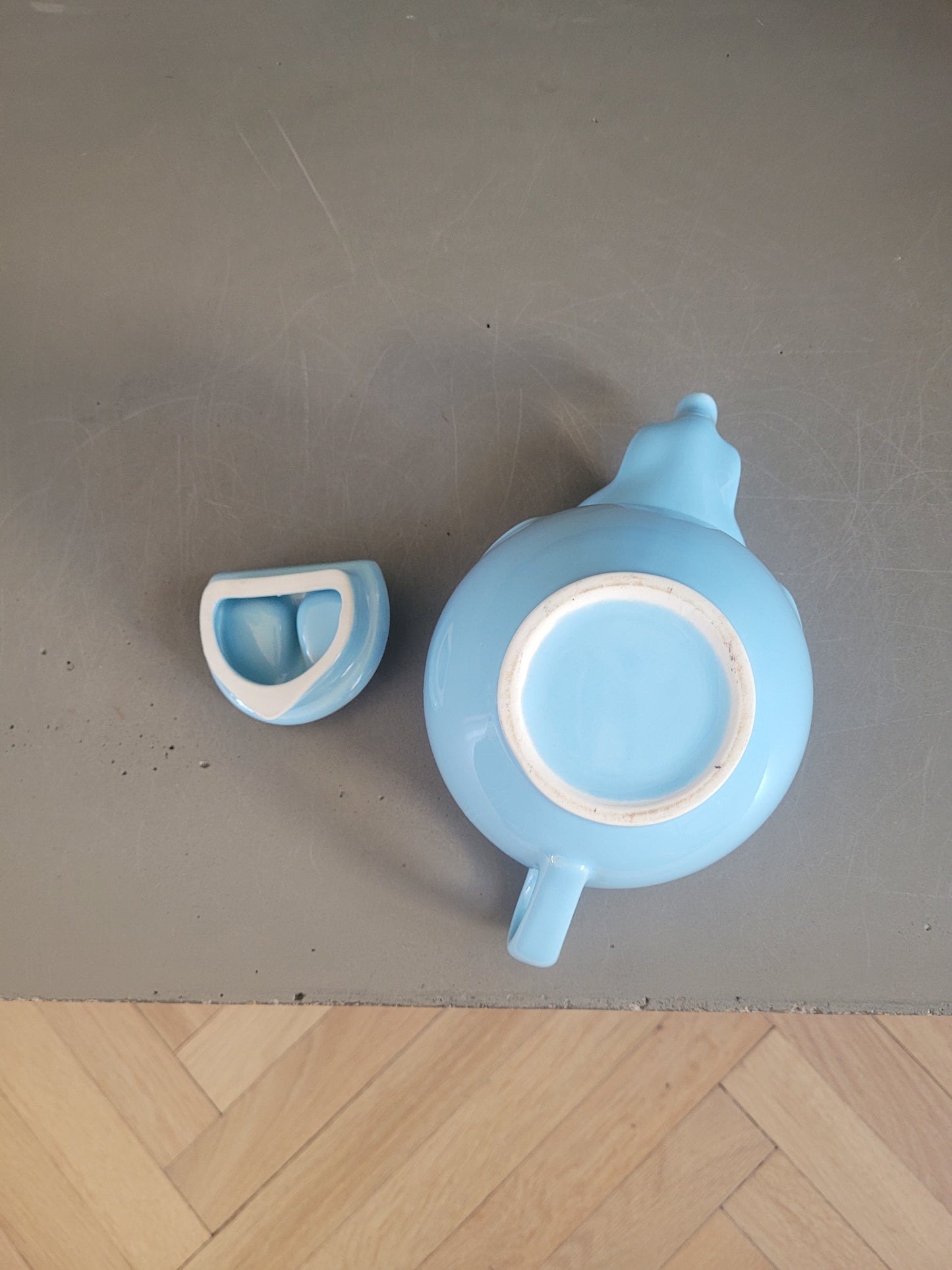 Théière Eléphant vintage en porcelaine bleu ciel - Ref 659