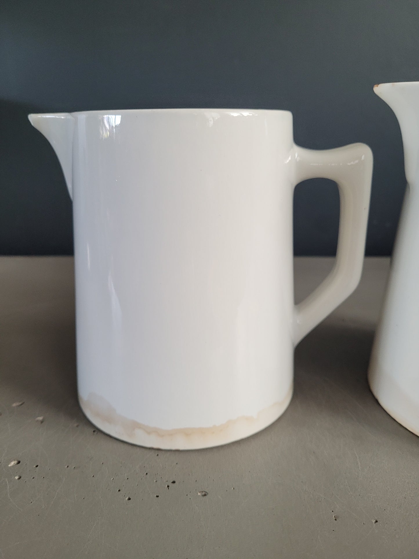 Paire de pichets en porcelaine de Digoin - Ref 327