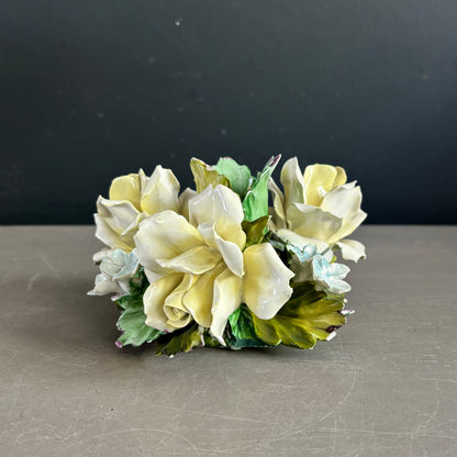 Bougeoir roses en barbotine de porcelaine - Capodimonte Italie - Ref 1378
