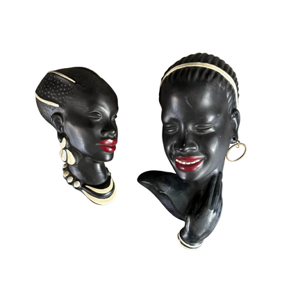 Paire de masques muraux - visages - en céramique années 50 - Ref 1383