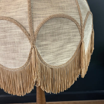 Grande lampe de salon pied bois et abat-jour à franges - Ref 1371