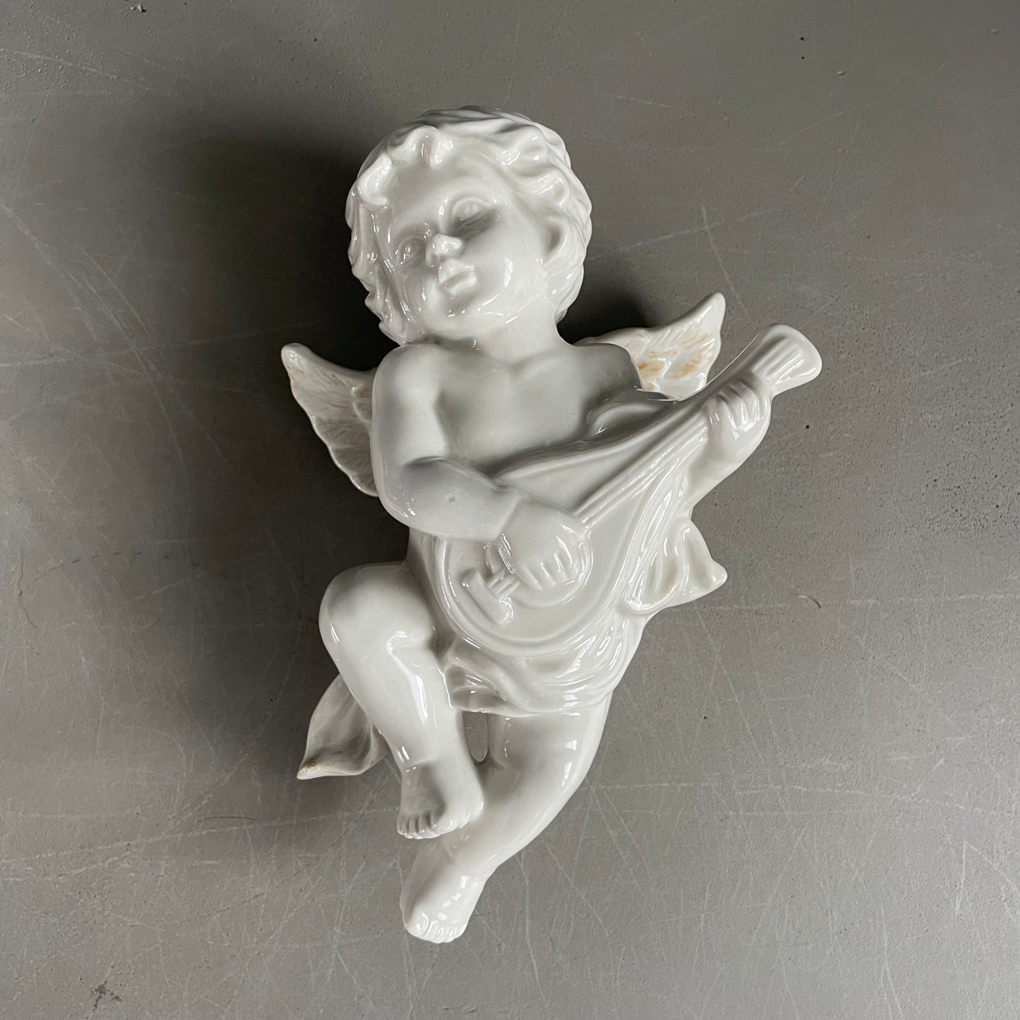 Paire d’anges en porcelaine à suspendre - Ref 1154