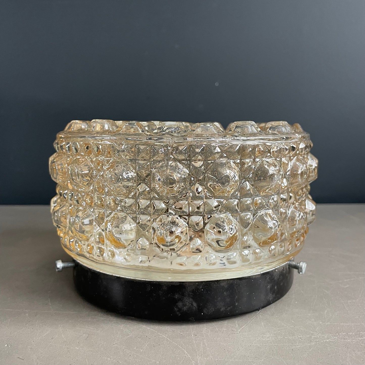 Plafonnier ou applique en verre moulé ambré - Ref 1180