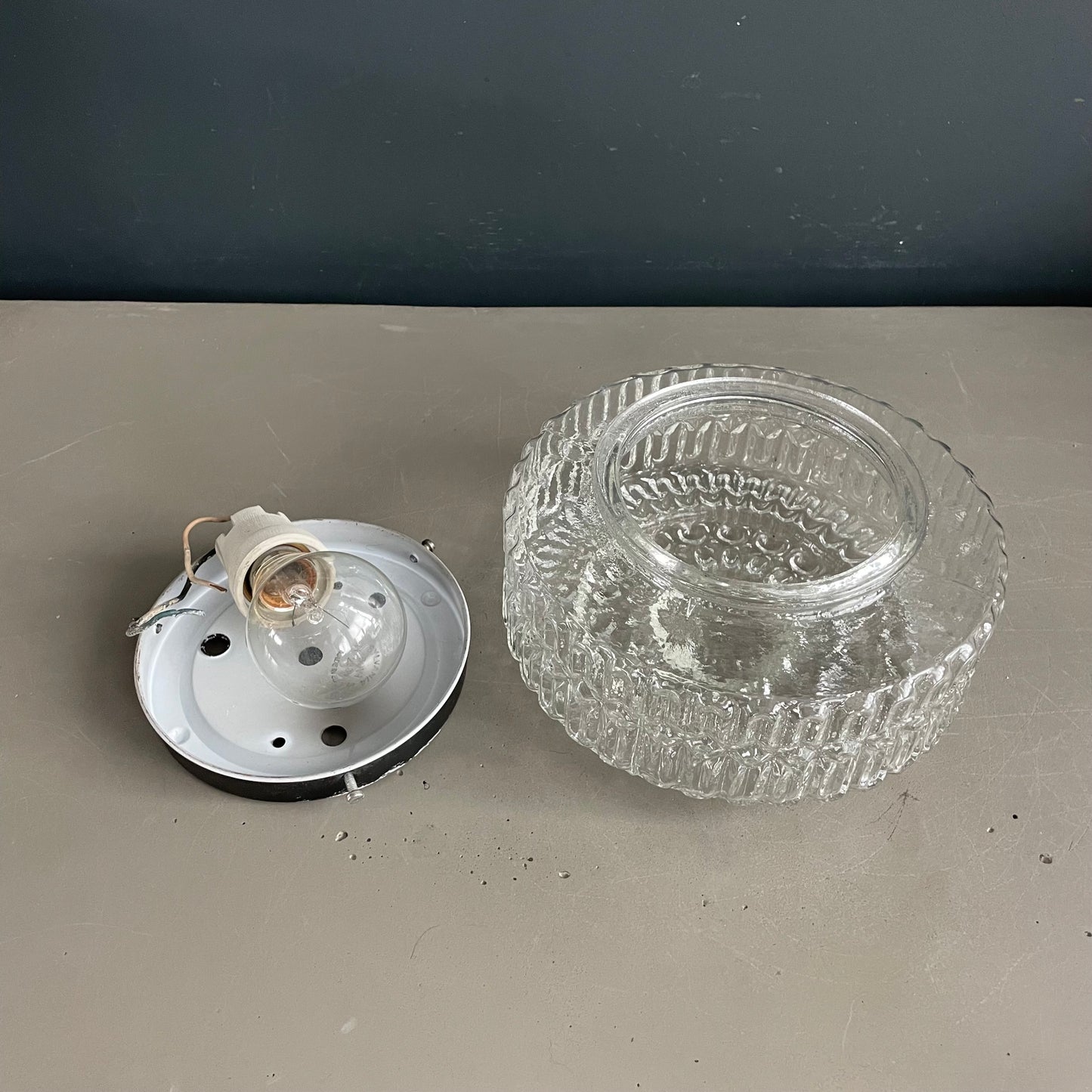 Plafonnier ou applique en verre moulé - Ref 1185