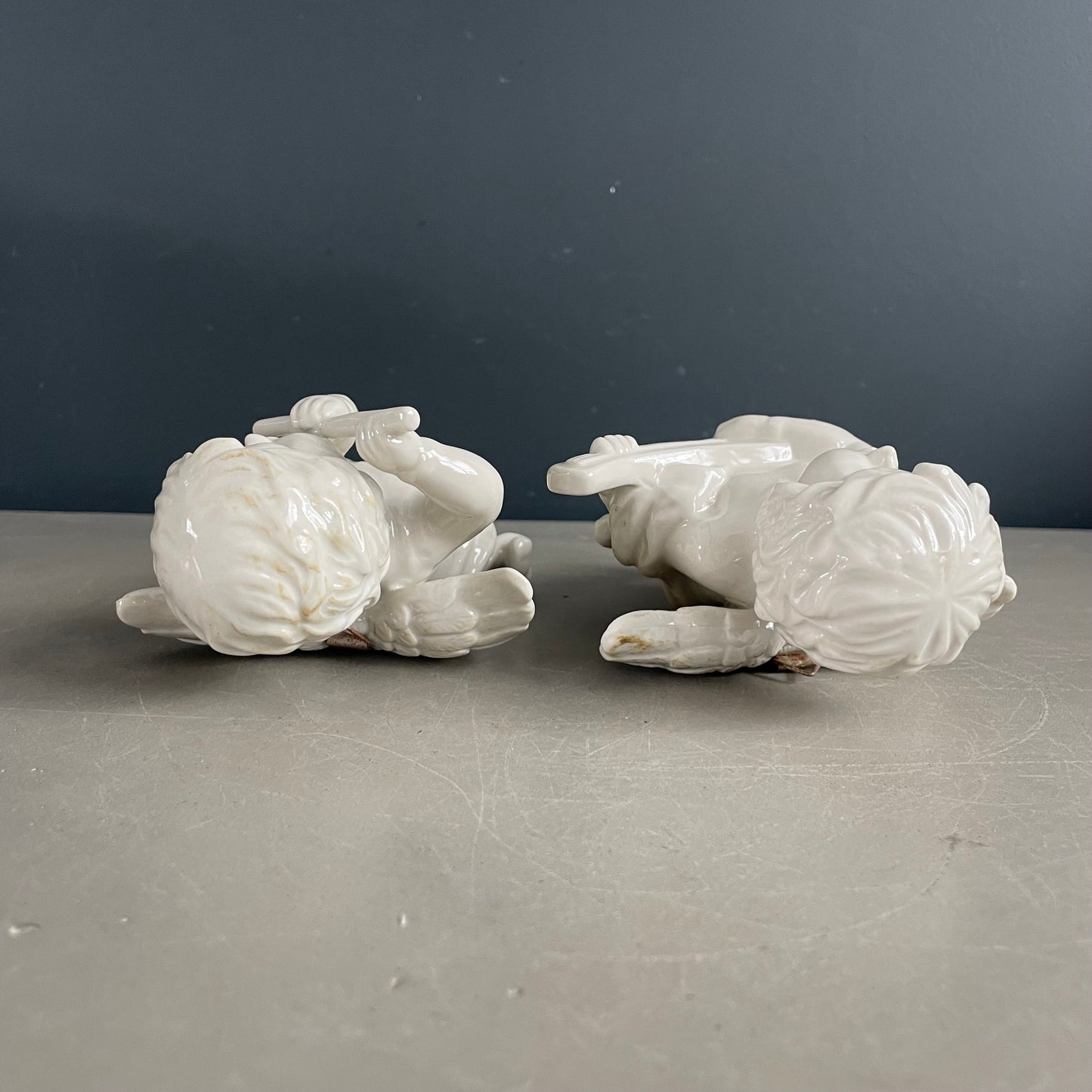 Paire d’anges en porcelaine à suspendre - Ref 1154