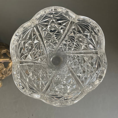 Paire du bougeoirs en régule et verre moulé - Ref 937