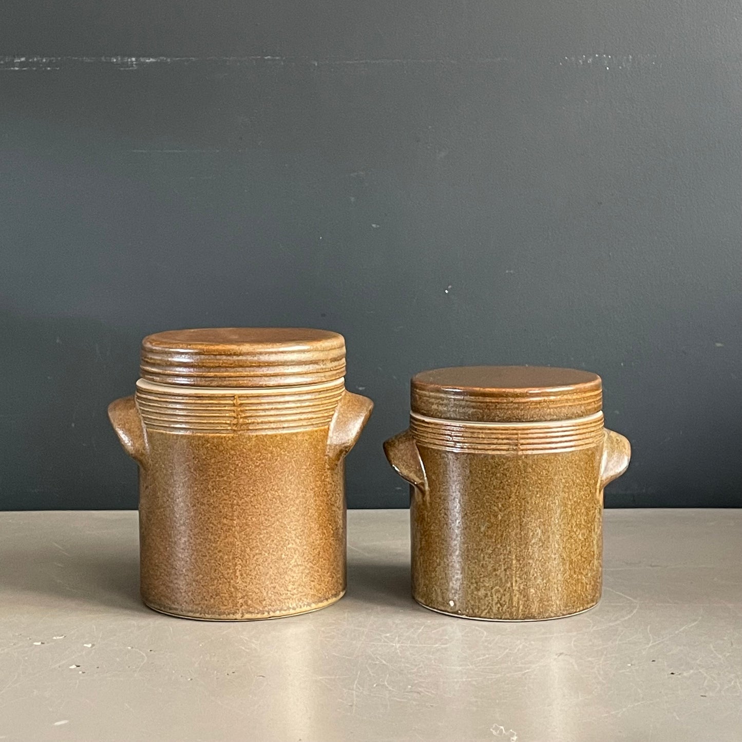 2 pots à condiments en grès émaillé - Ref 1083